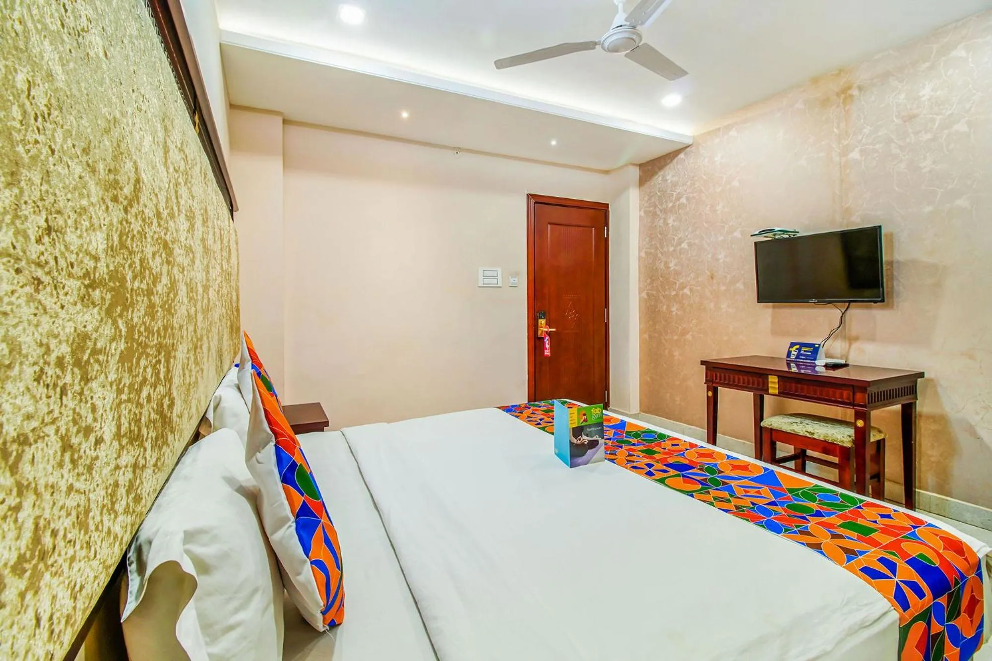 Bed in FabHotel Eleven Heights