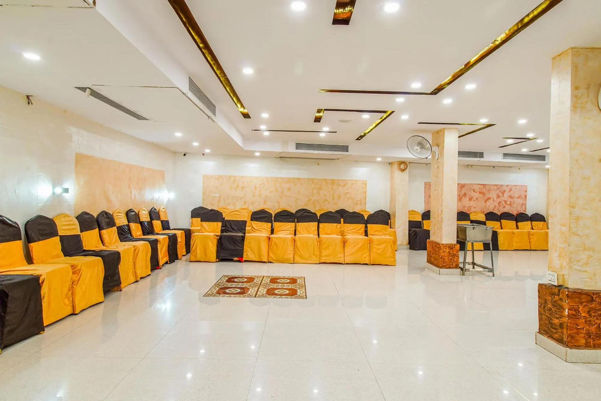 Banquet/Function facilities, Banquet Facilities in FabHotel Eleven Heights