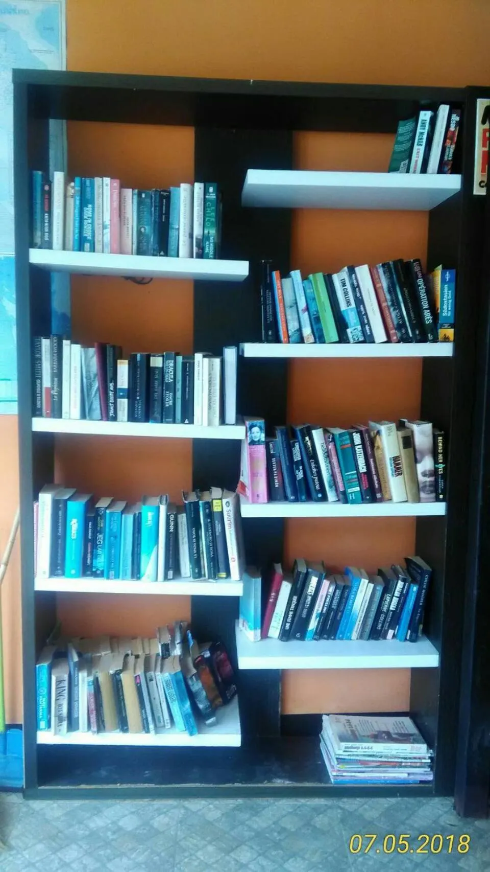 Library in Babylon Pool Villas