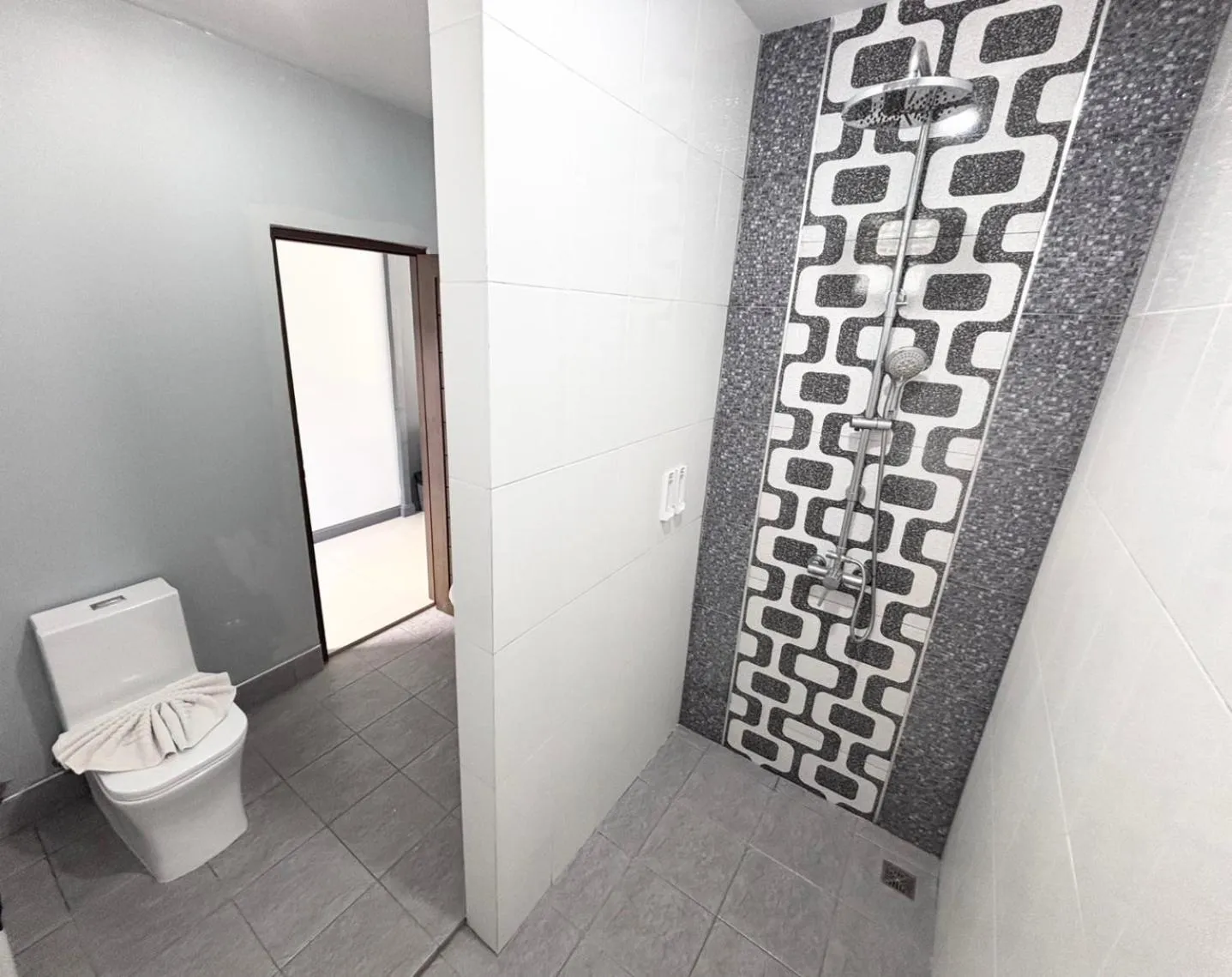 Shower in Arawan Beach Resort Krabi