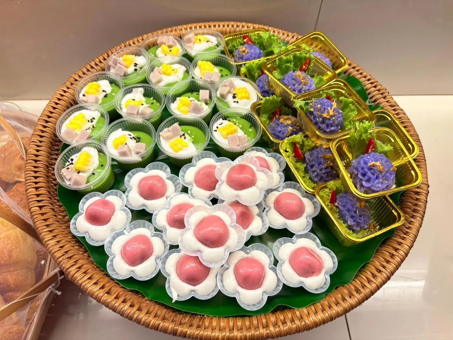 Restaurant/places to eat in Arawan Beach Resort Krabi