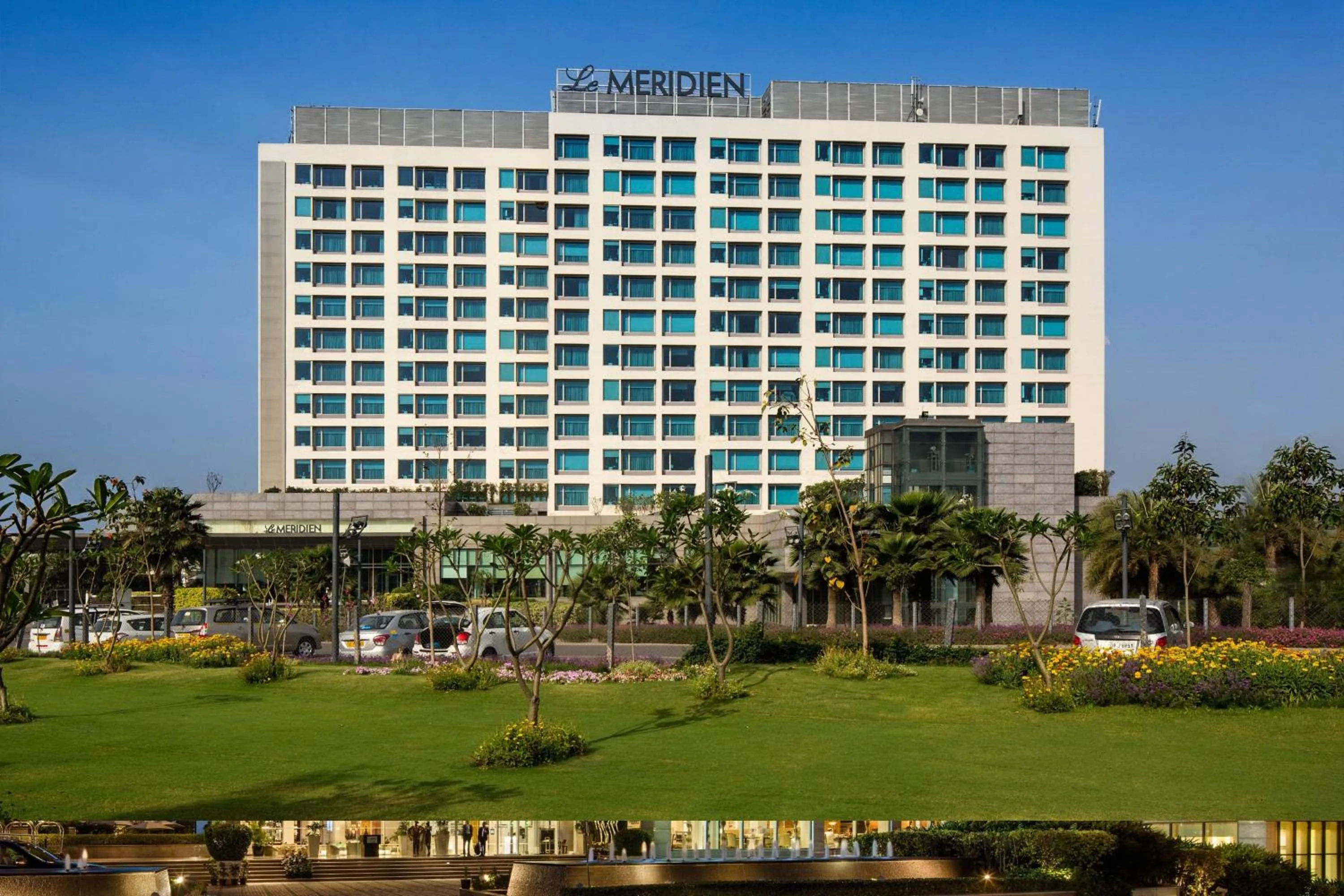 Property building in Le Meridien Gurgaon, Delhi NCR
