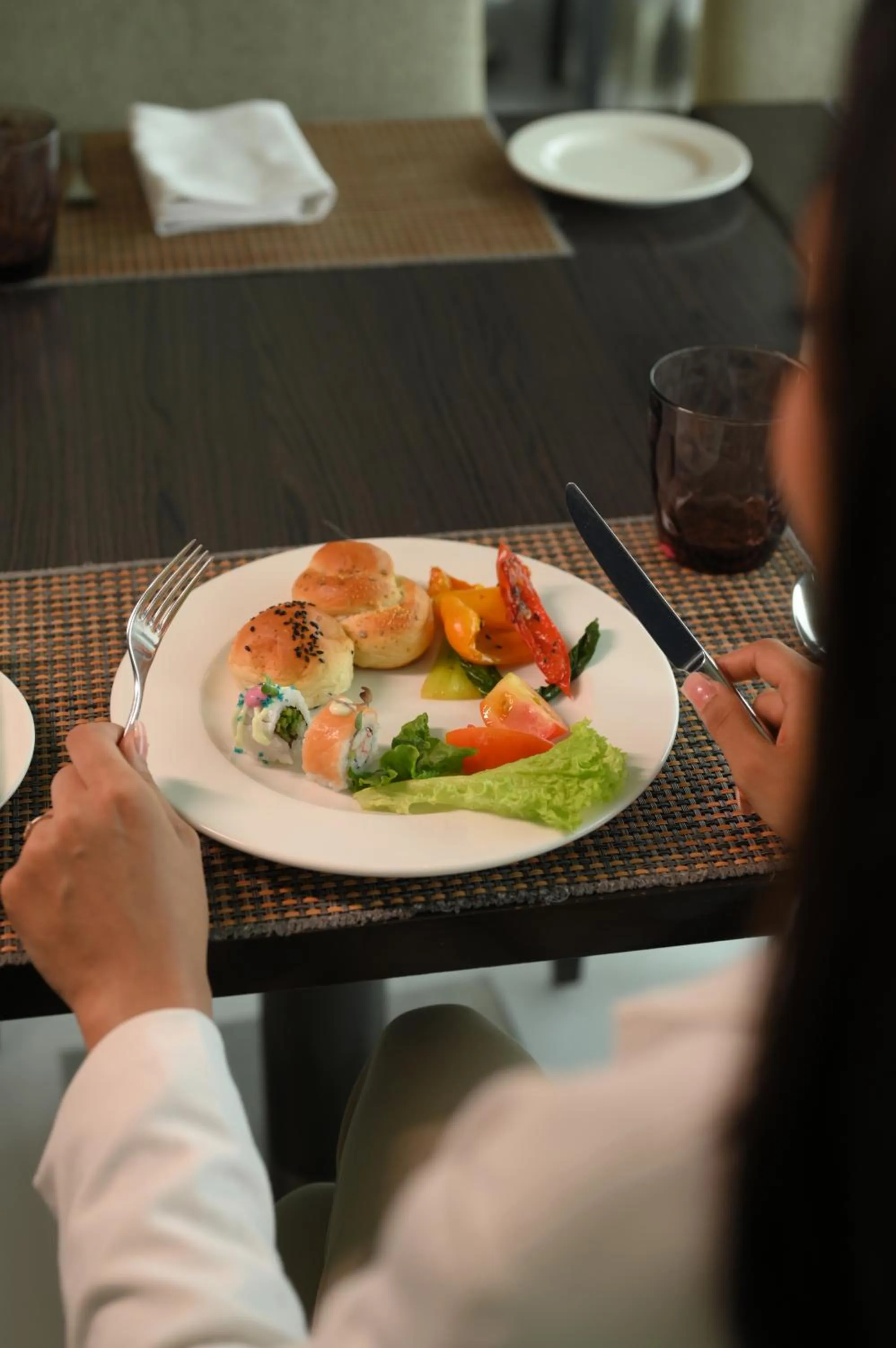 Restaurant/places to eat in Le Meridien Gurgaon, Delhi NCR