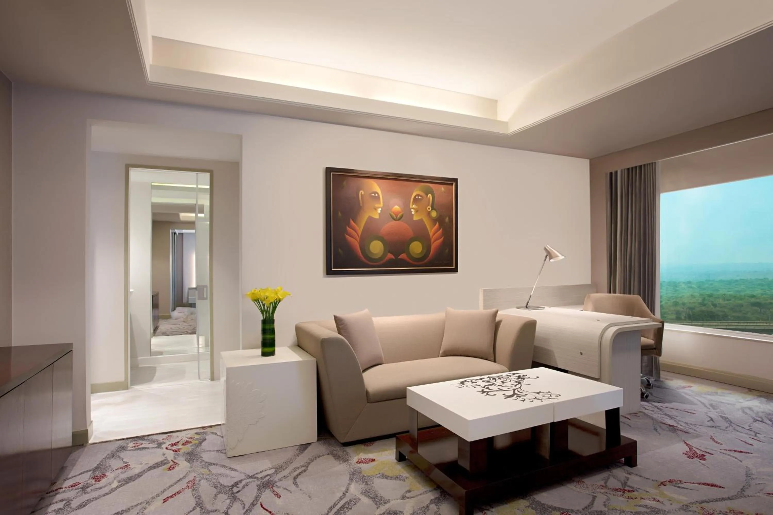 Living room in Le Meridien Gurgaon, Delhi NCR