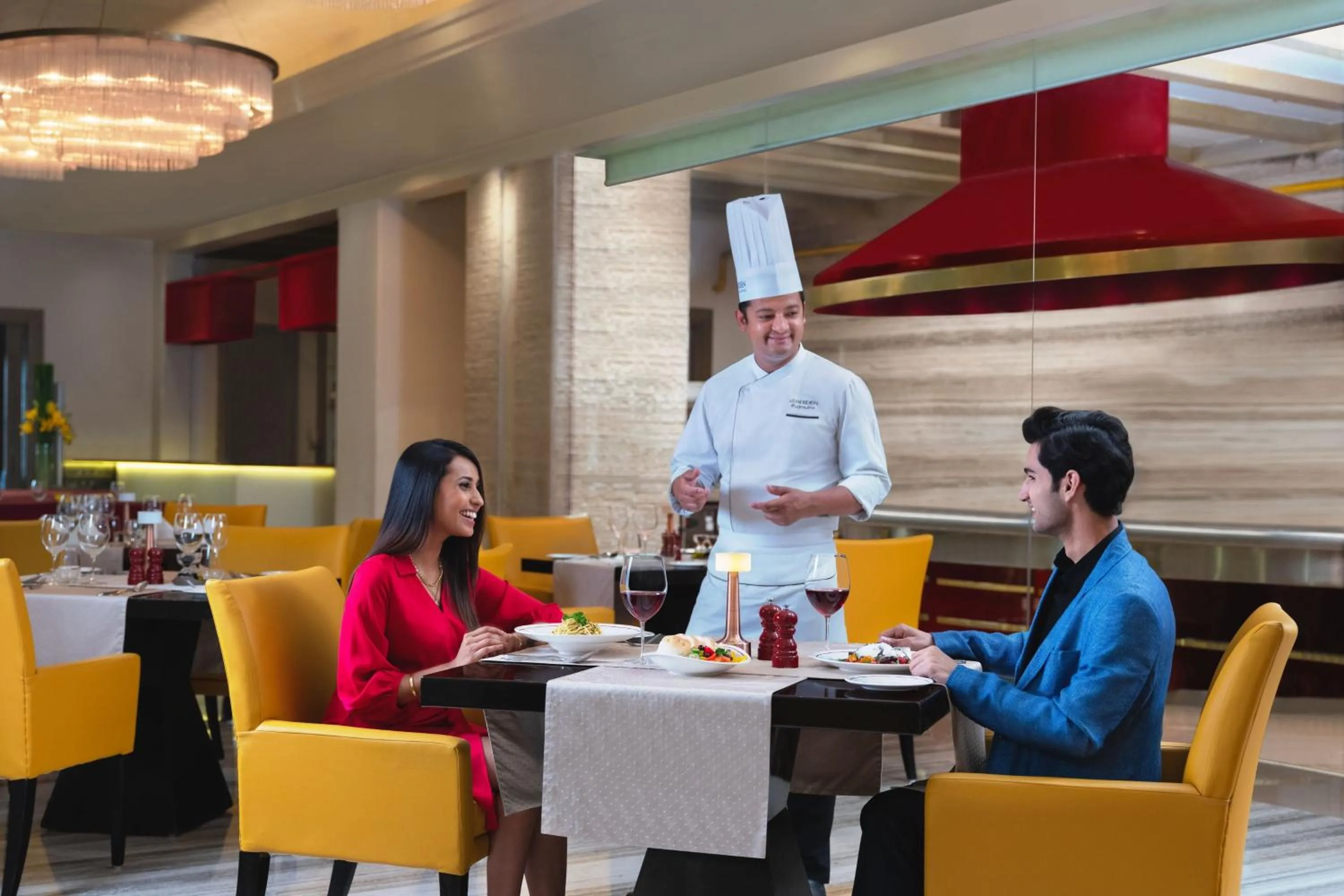 Restaurant/places to eat in Le Meridien Gurgaon, Delhi NCR