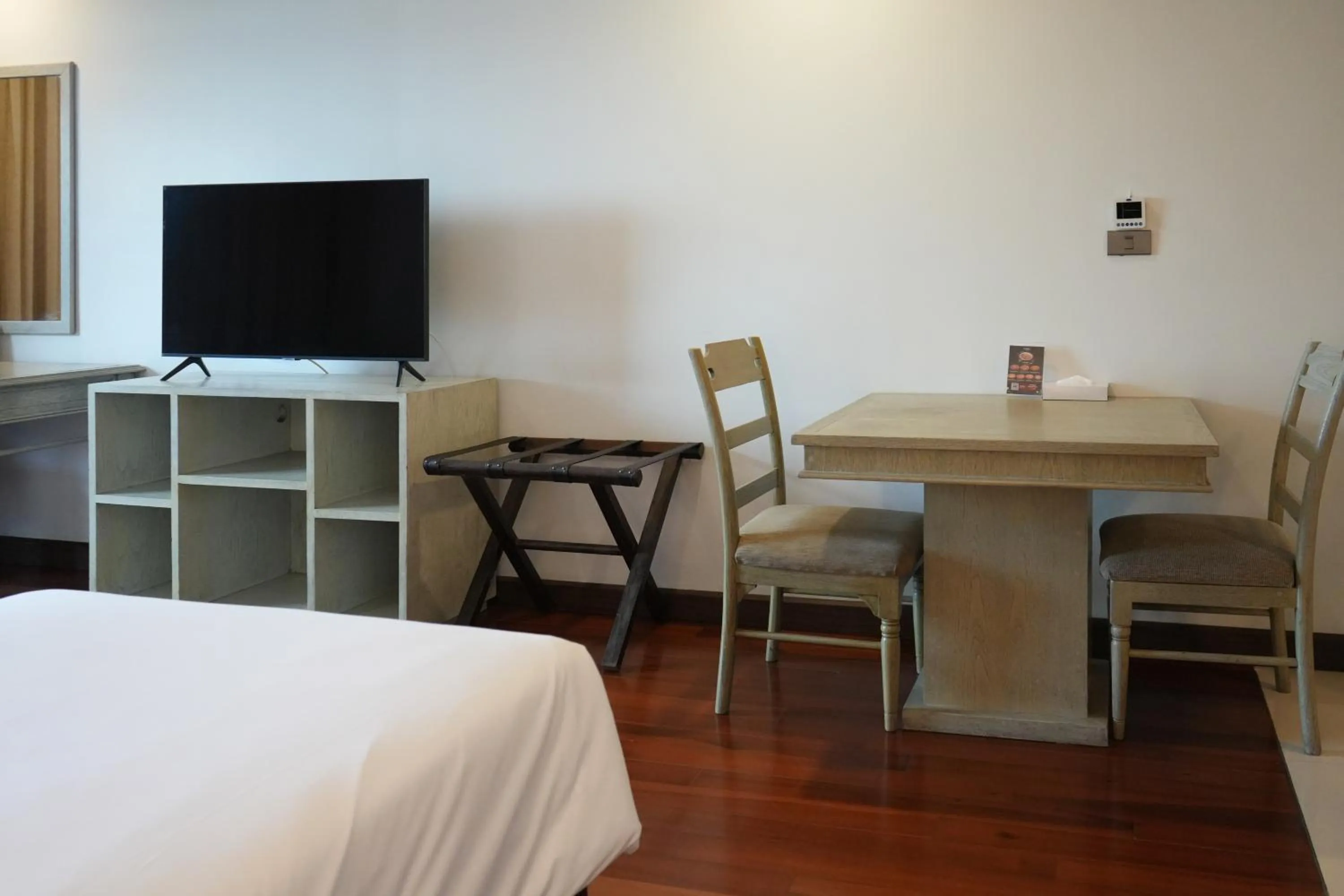 Bed in Royal Suite Hotel Bangkok