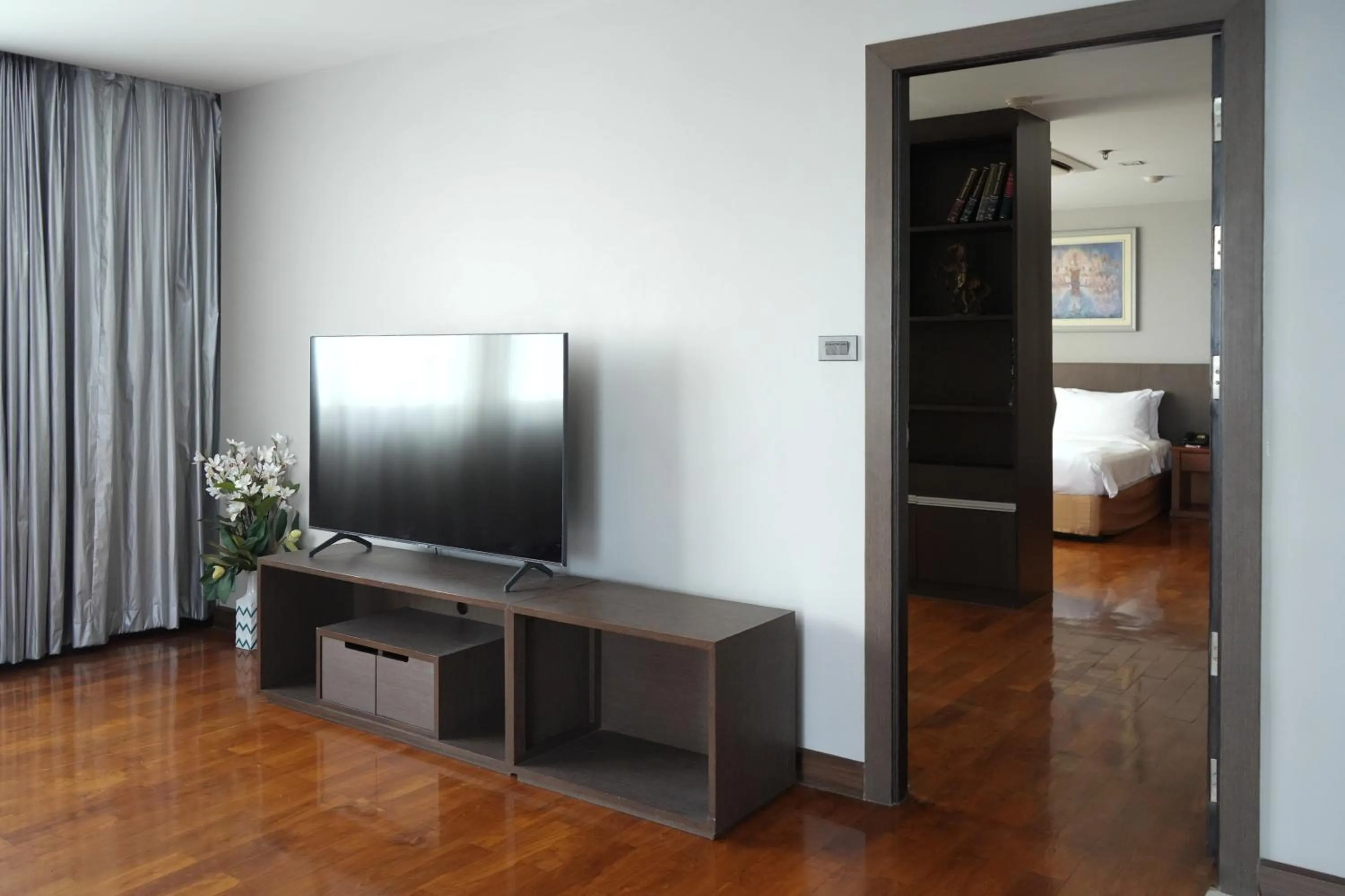 Bedroom, Bed in Royal Suite Hotel Bangkok