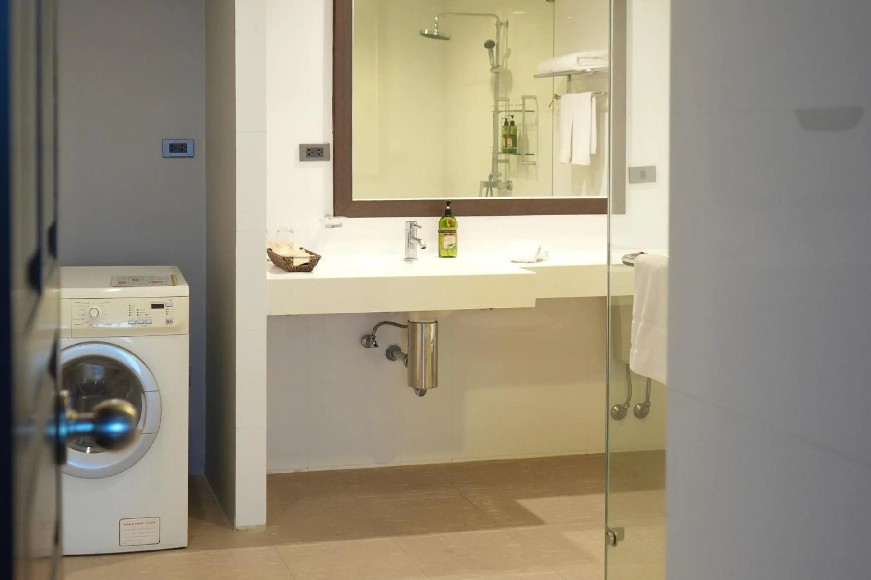 Bathroom in Royal Suite Hotel Bangkok