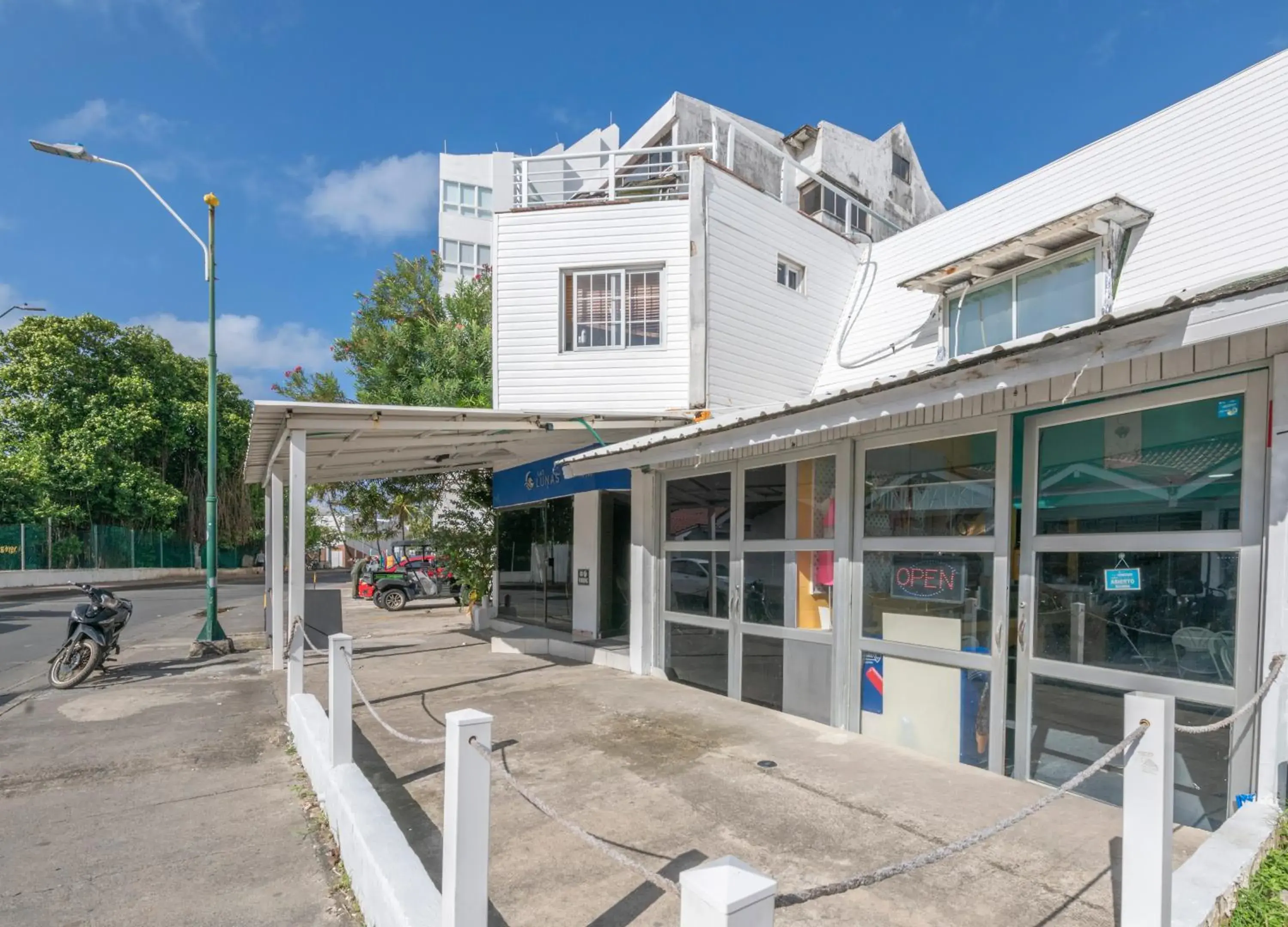 Property building in Hotel Las Lunas Property building in Hotel Las Lunas