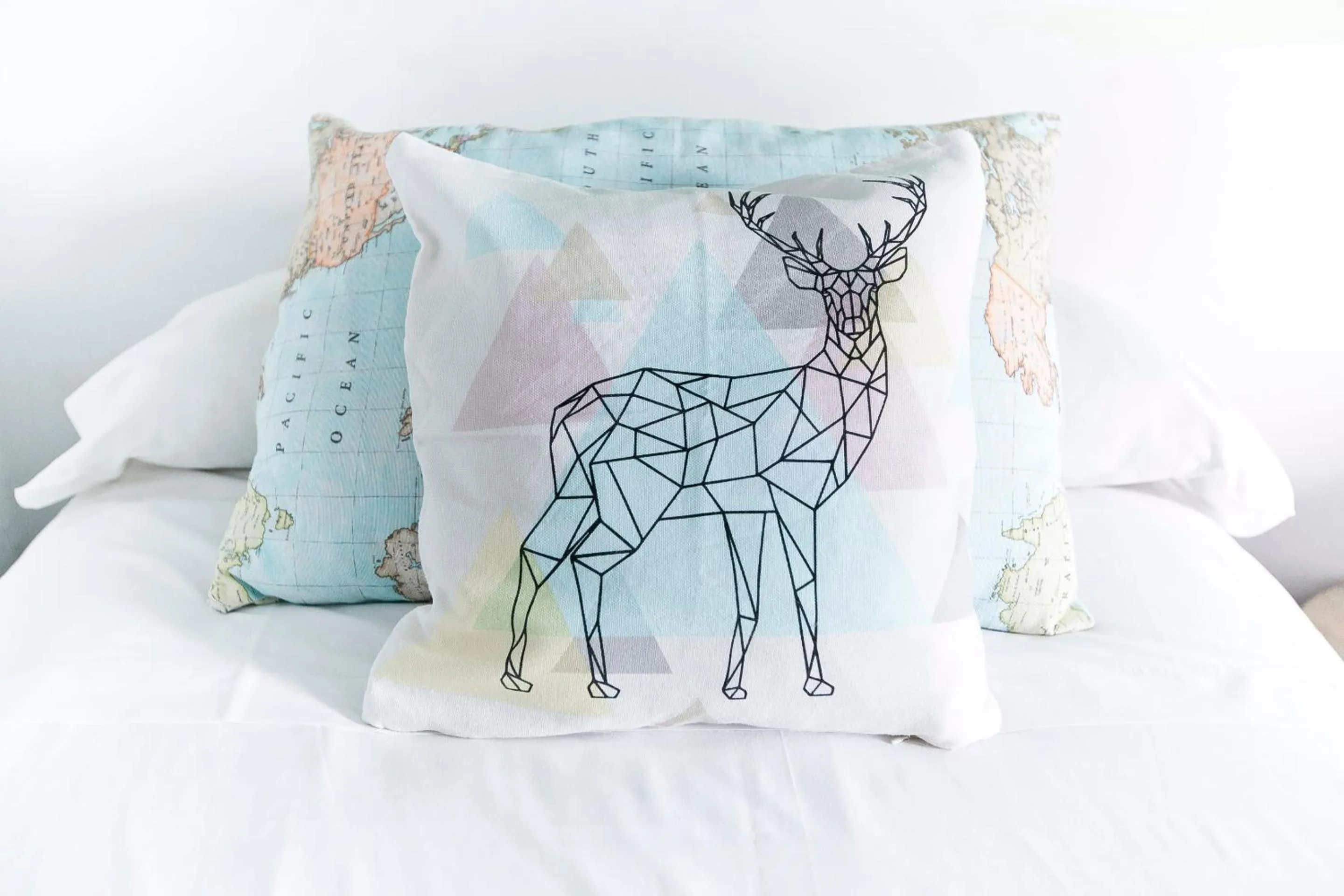 Decorative detail, Bed in Vázquez de Mella Gran Vía