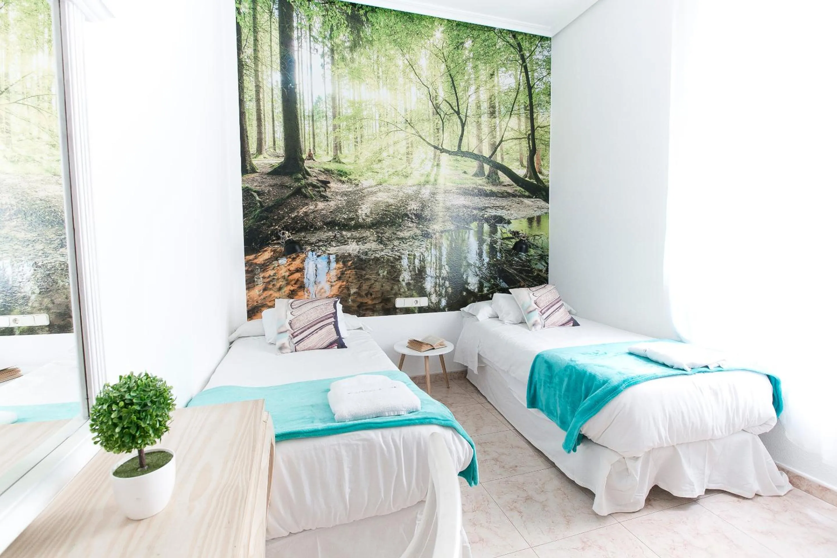 Photo of the whole room, Bed in Vázquez de Mella Gran Vía