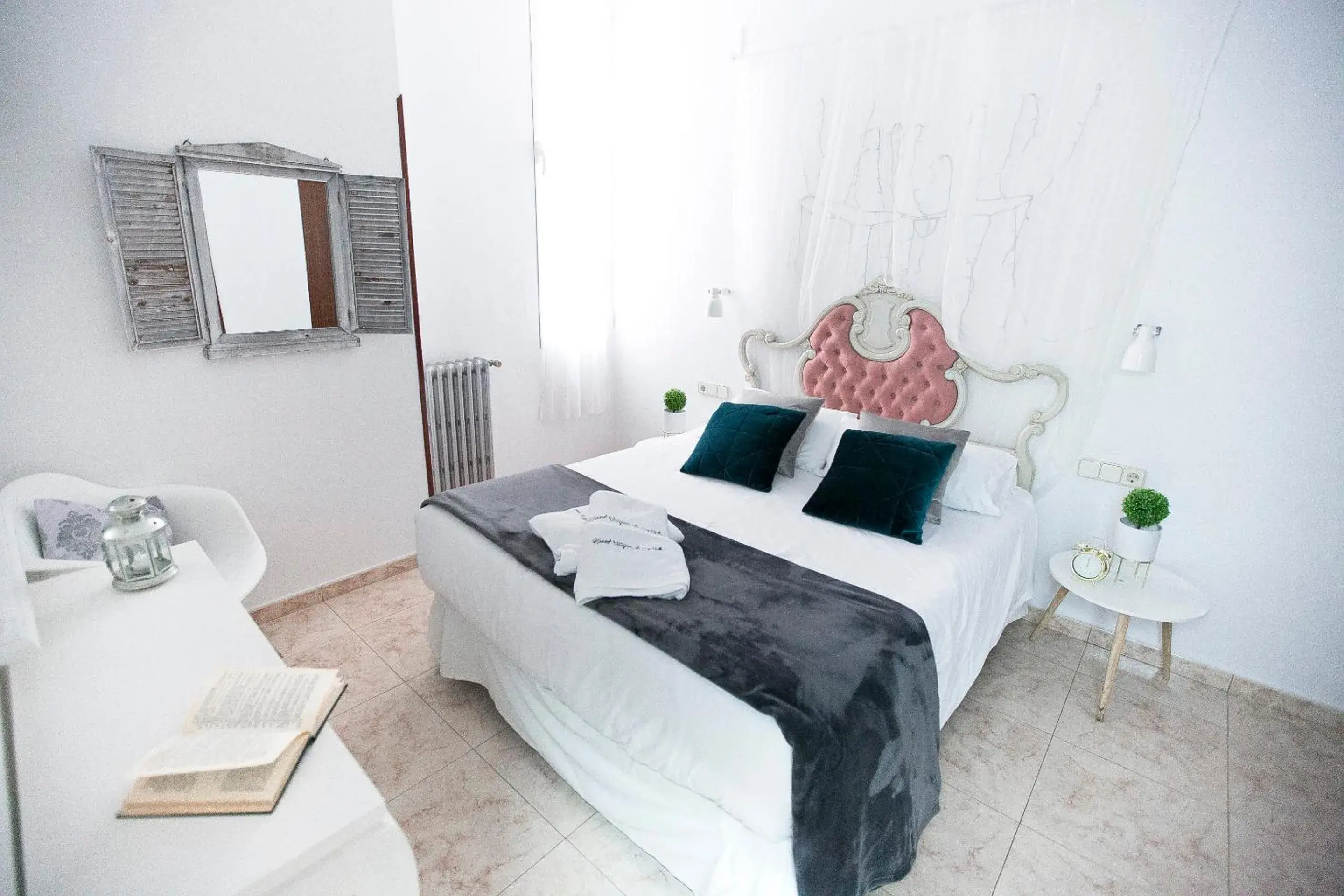 Bedroom, Bed in Vázquez de Mella Gran Vía Bedroom, Bed in Vázquez de Mella Gran Vía