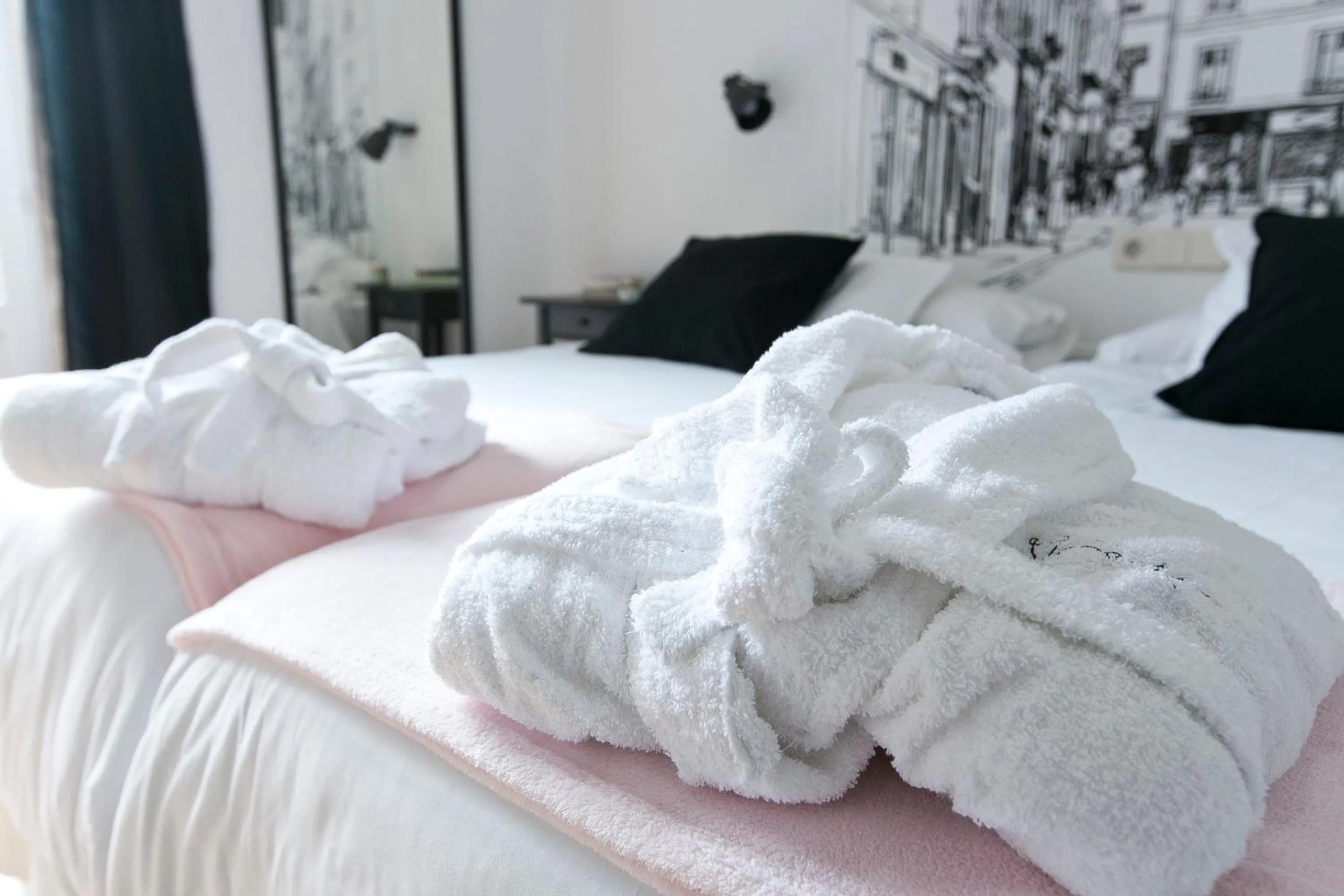 Bedroom, Bed in Vázquez de Mella Gran Vía