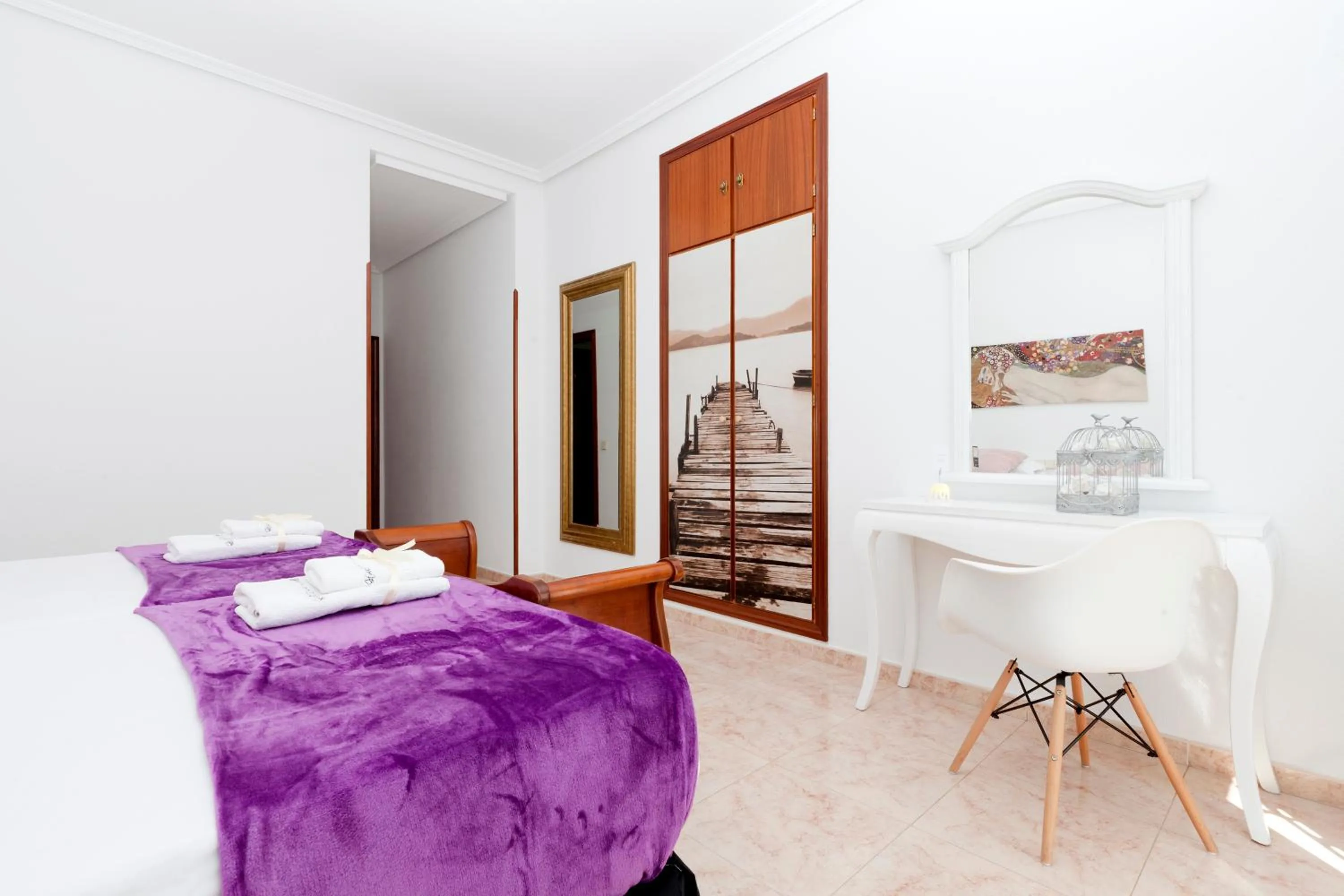 Bedroom, Bed in Vázquez de Mella Gran Vía