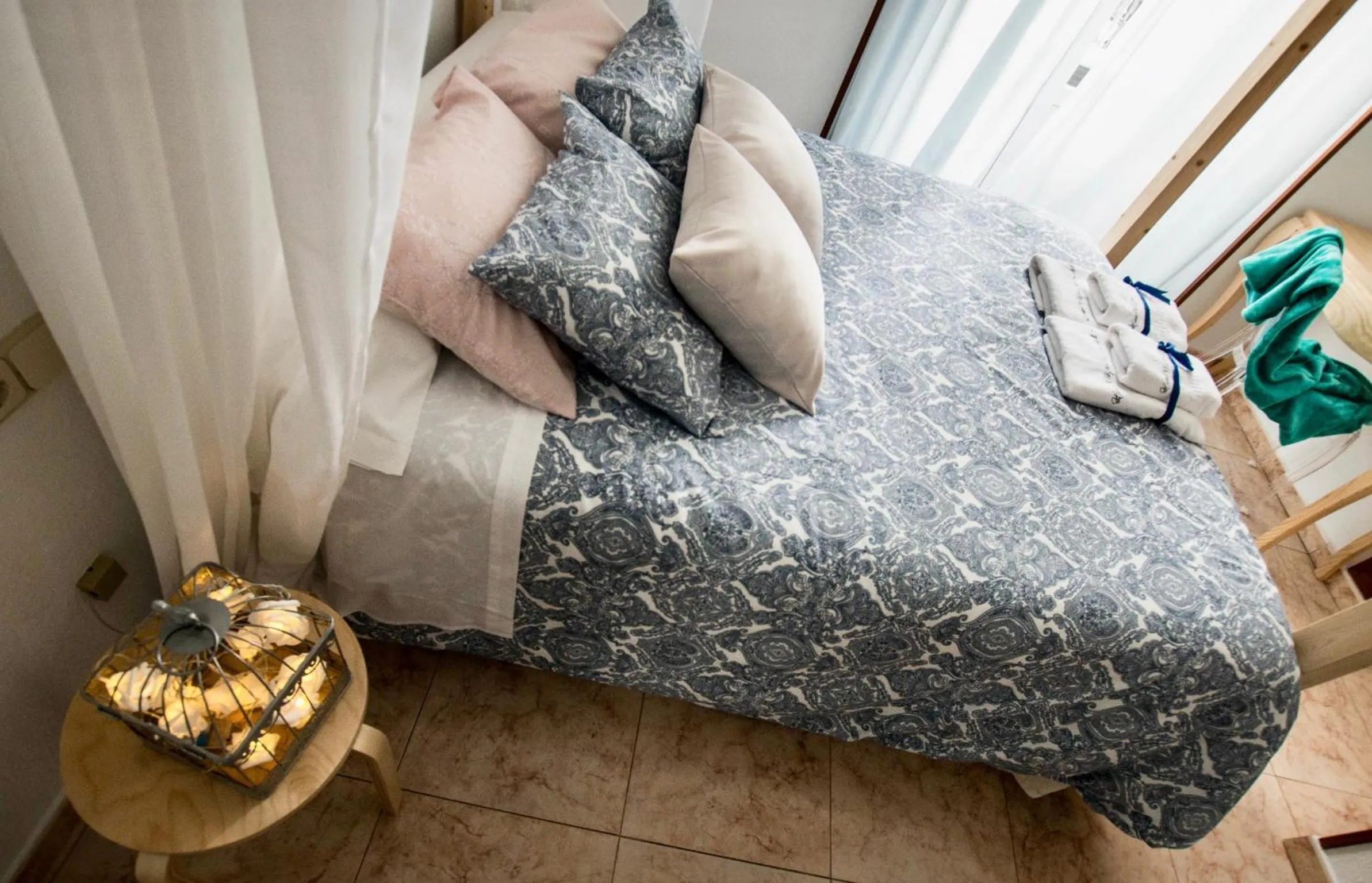 Photo of the whole room, Bed in Vázquez de Mella Gran Vía