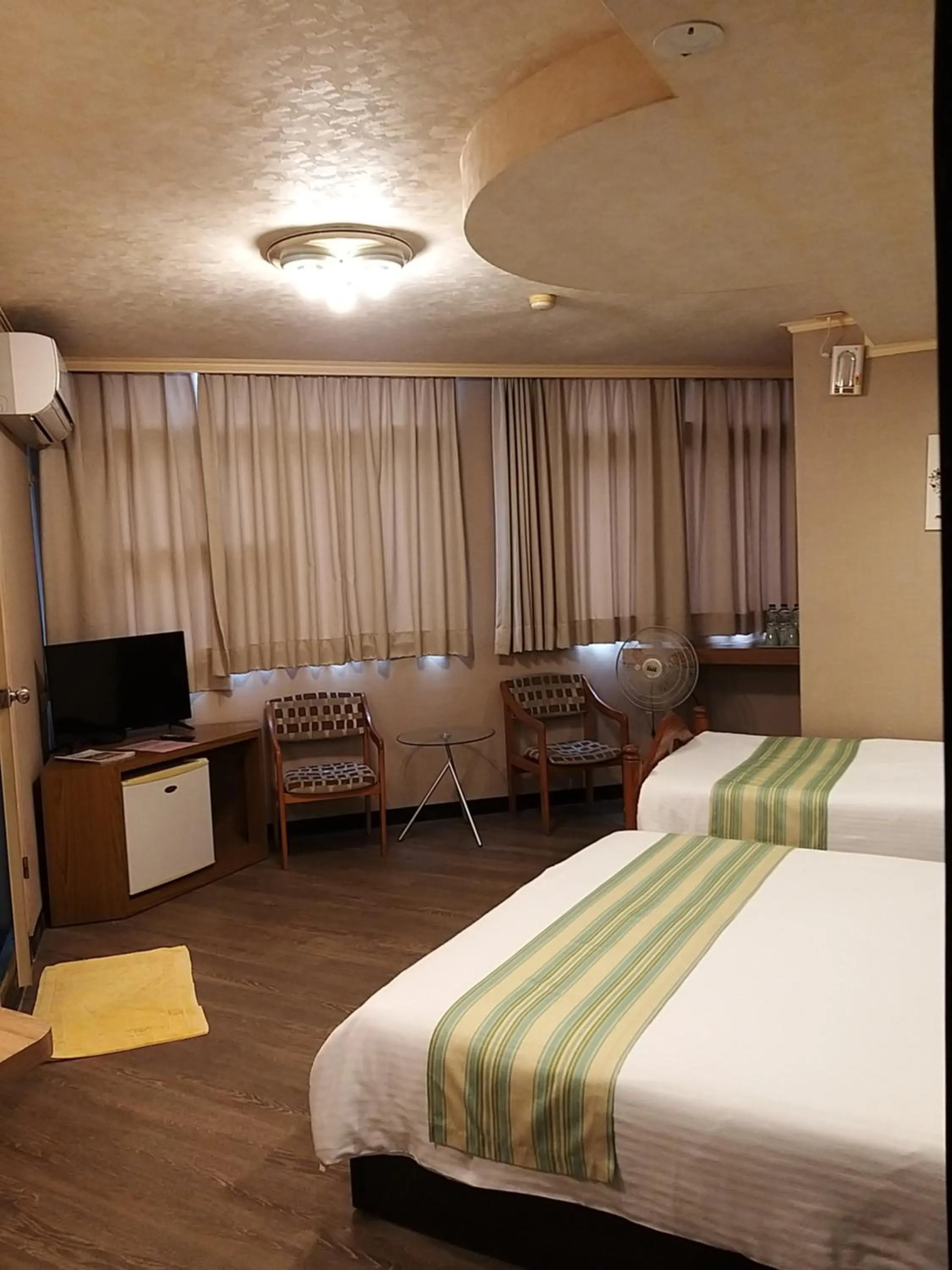 TV and multimedia, Bed in Guan Lun Hotel