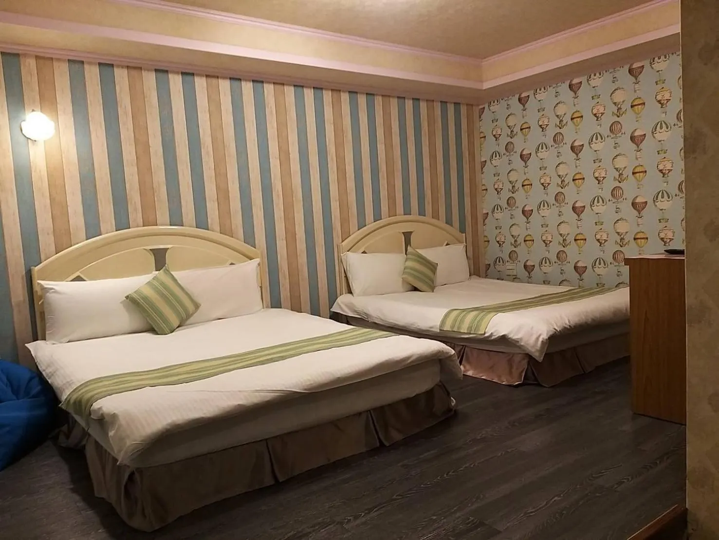 Bed in Guan Lun Hotel