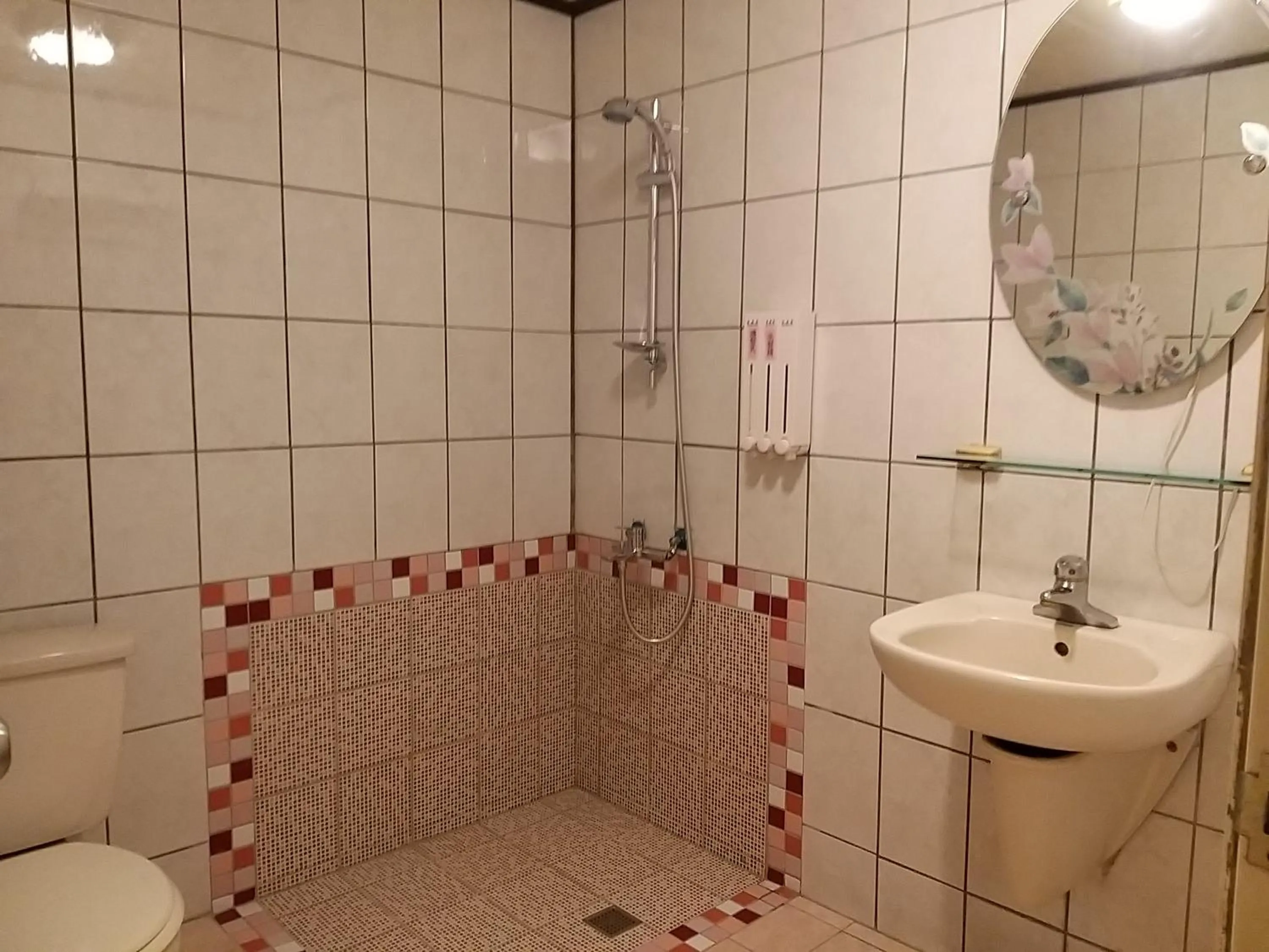 Bathroom in Guan Lun Hotel