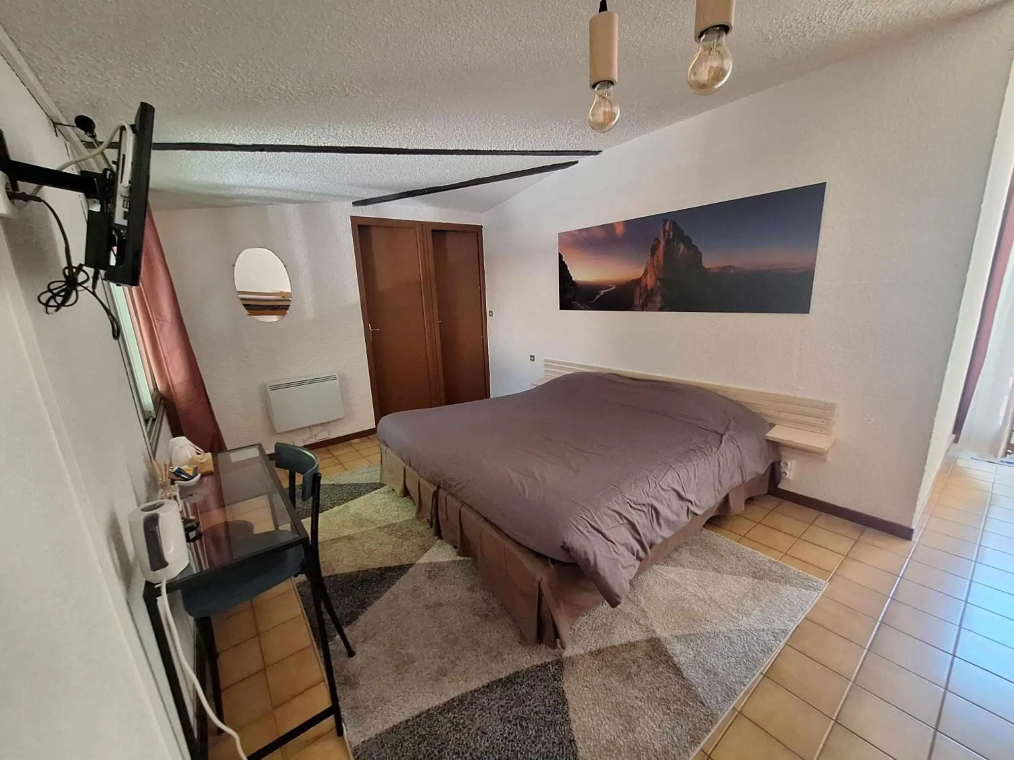 Bed in Hotel Le Connetable