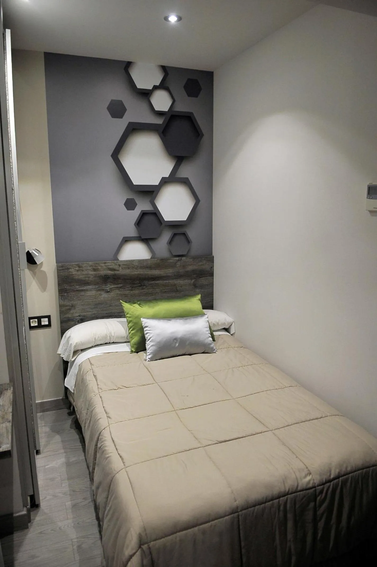 Bed in Hostal Barcelona