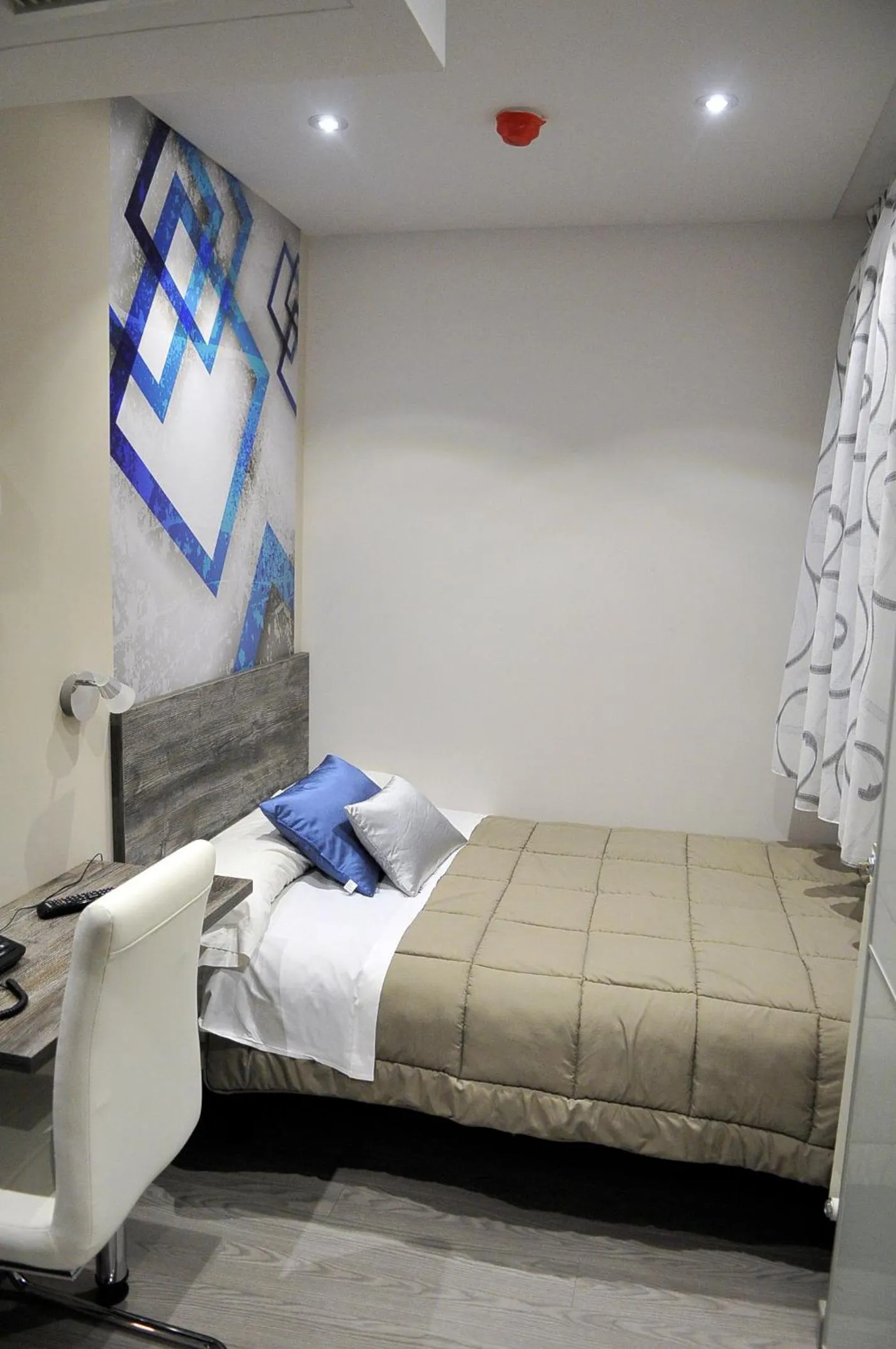 Bed in Hostal Barcelona