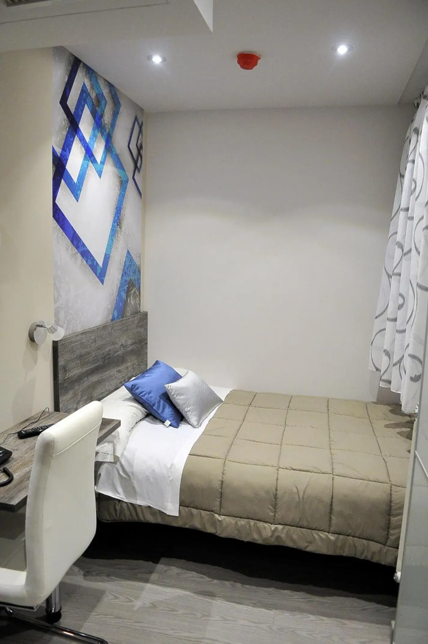 Single Room in Hostal Barcelona Single Room in Hostal Barcelona