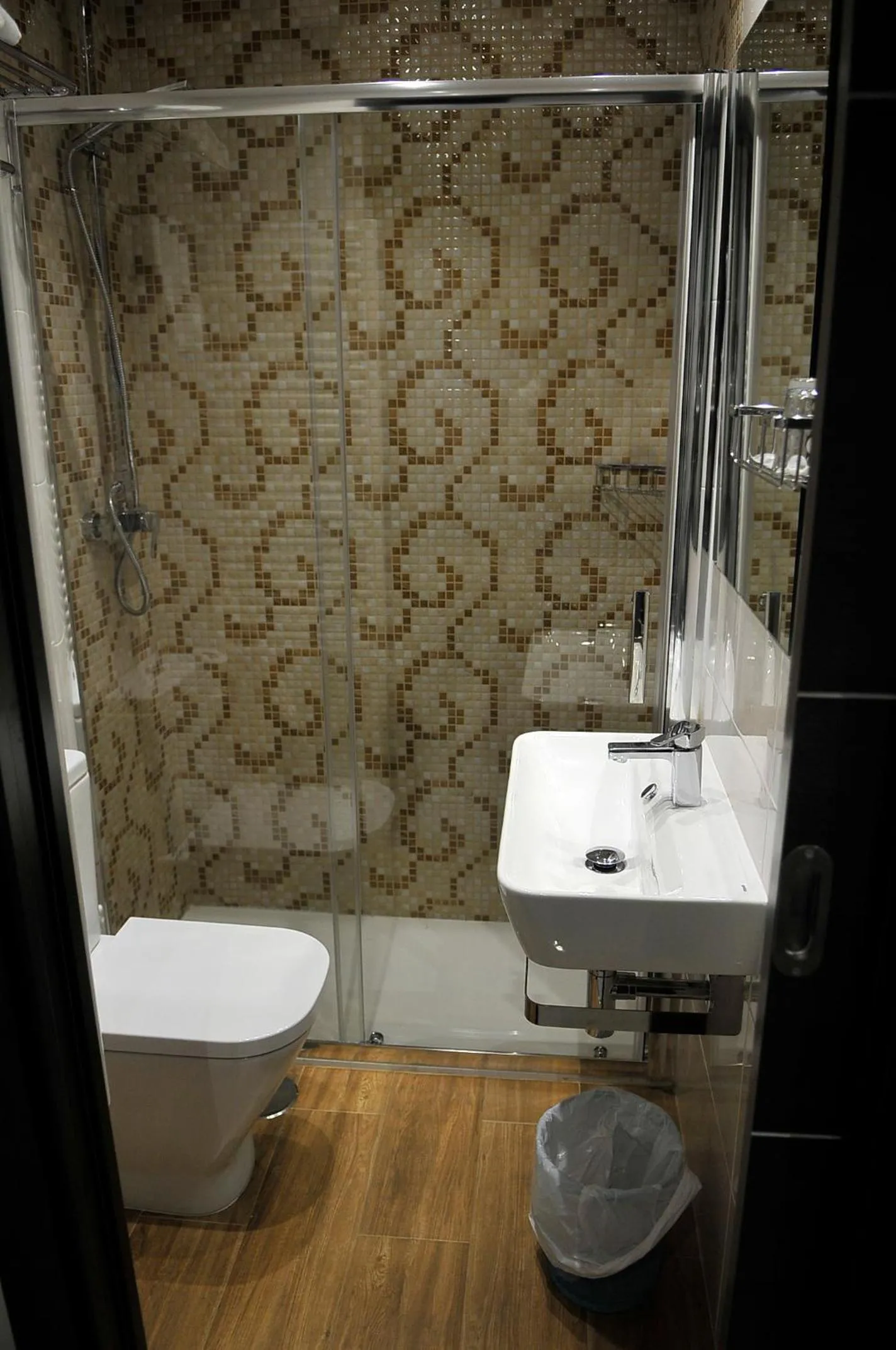 Bathroom in Hostal Barcelona