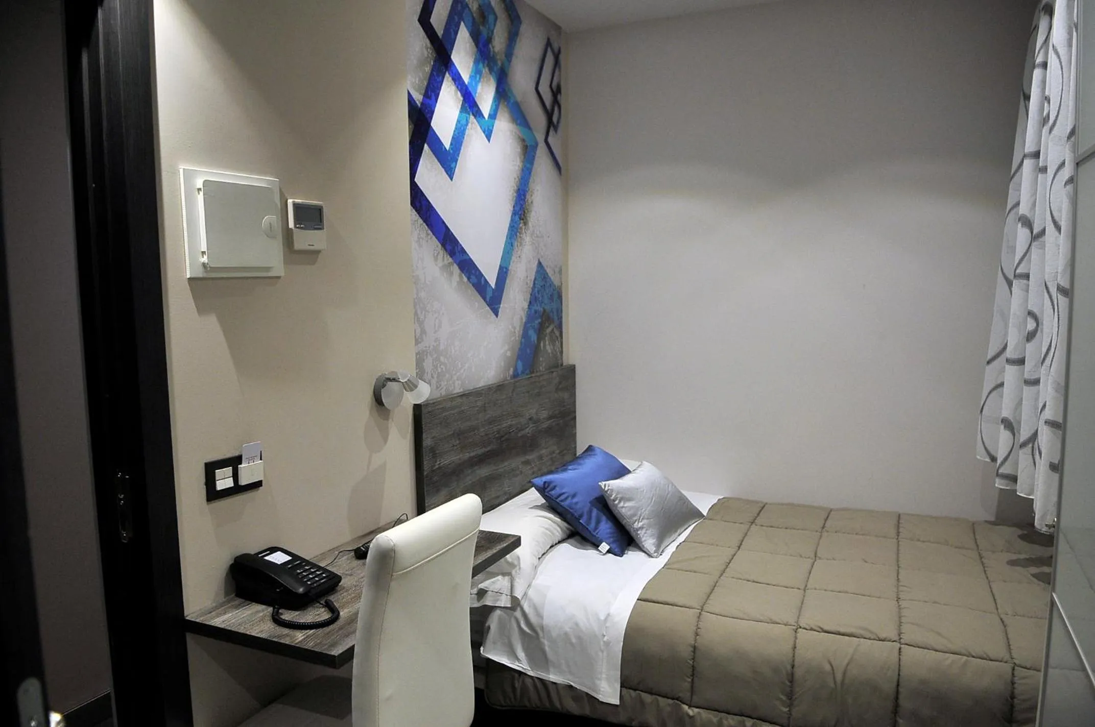 Photo of the whole room, Bed in Hostal Barcelona