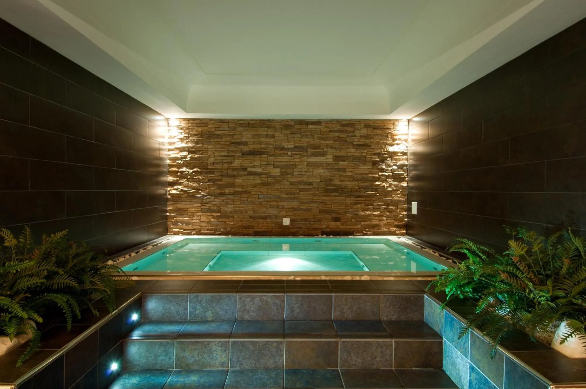 Hot Tub in Family Hotel Serena