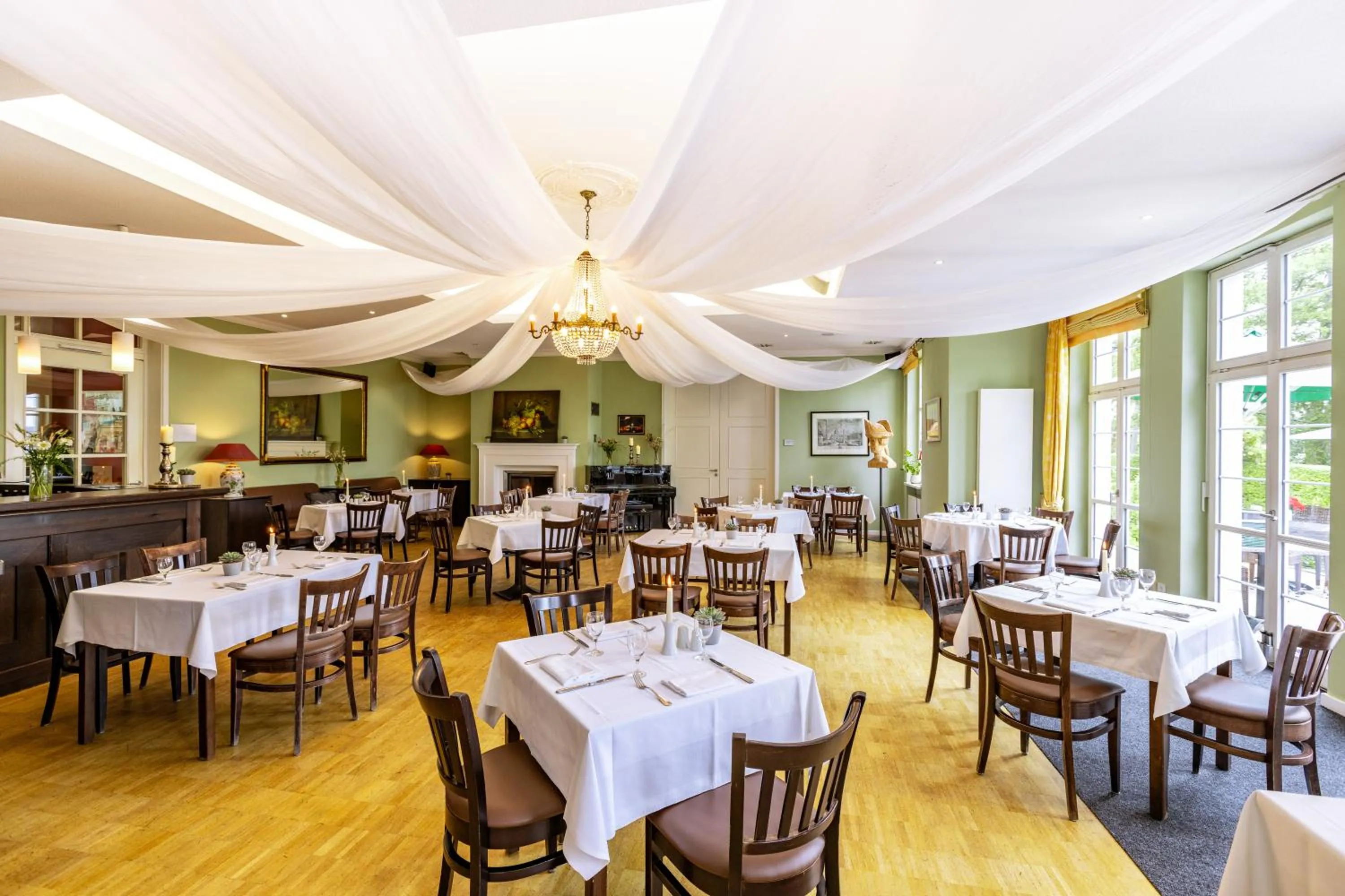 Restaurant/places to eat in Café Wildau Hotel & Restaurant am Werbellinsee