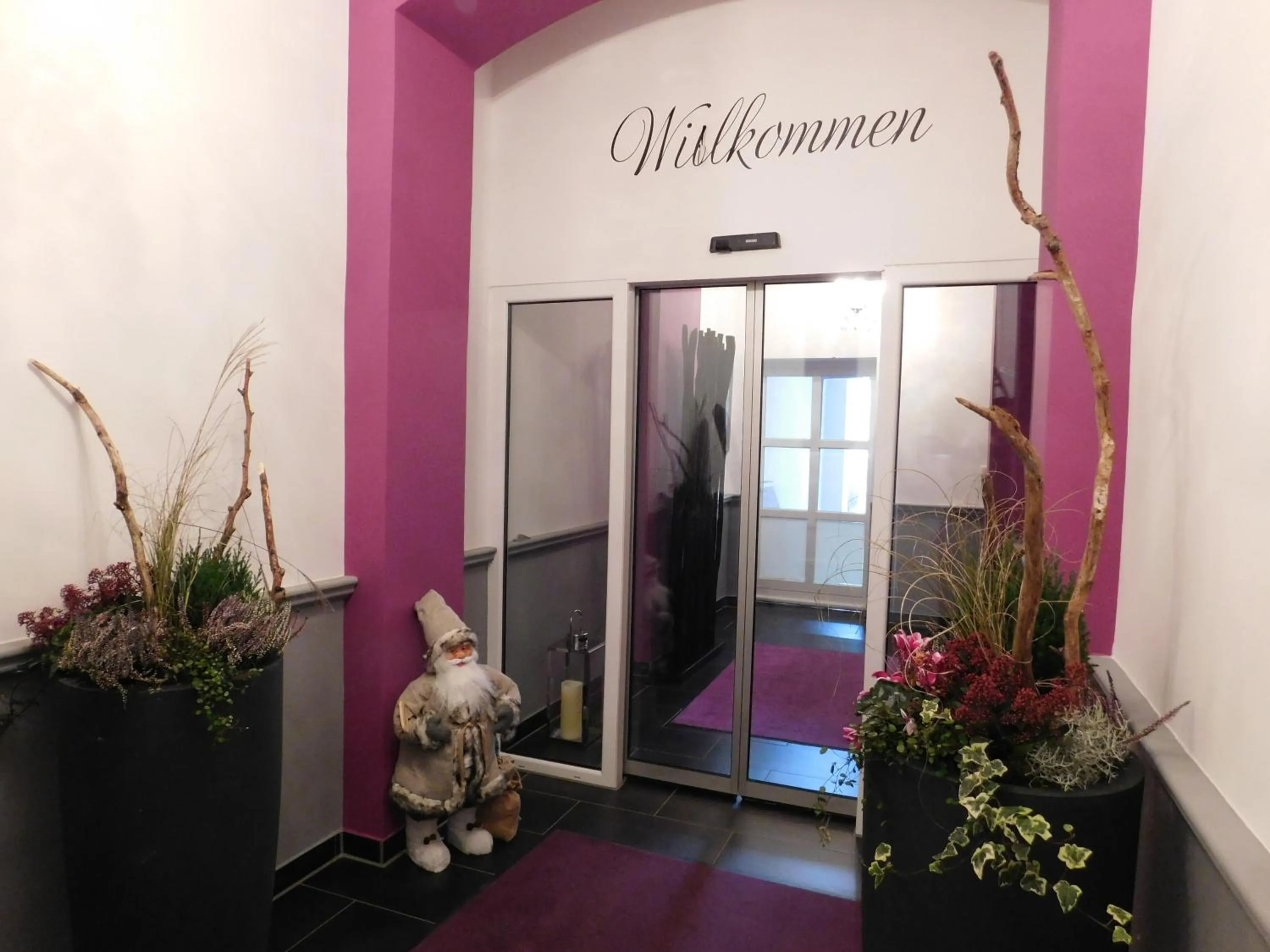 Facade/entrance in Hotel Maison LeMi