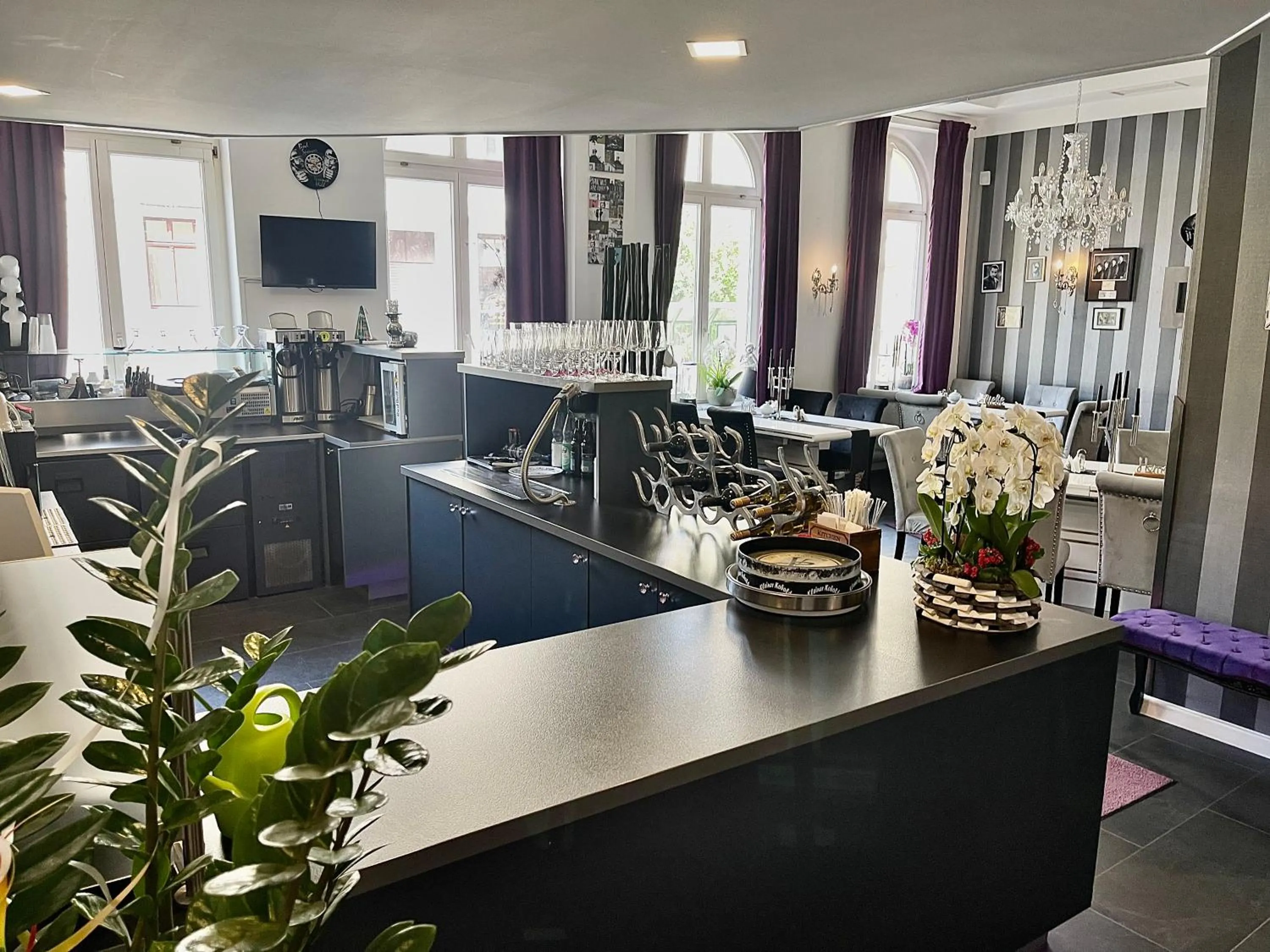 Dining area in Hotel Maison LeMi