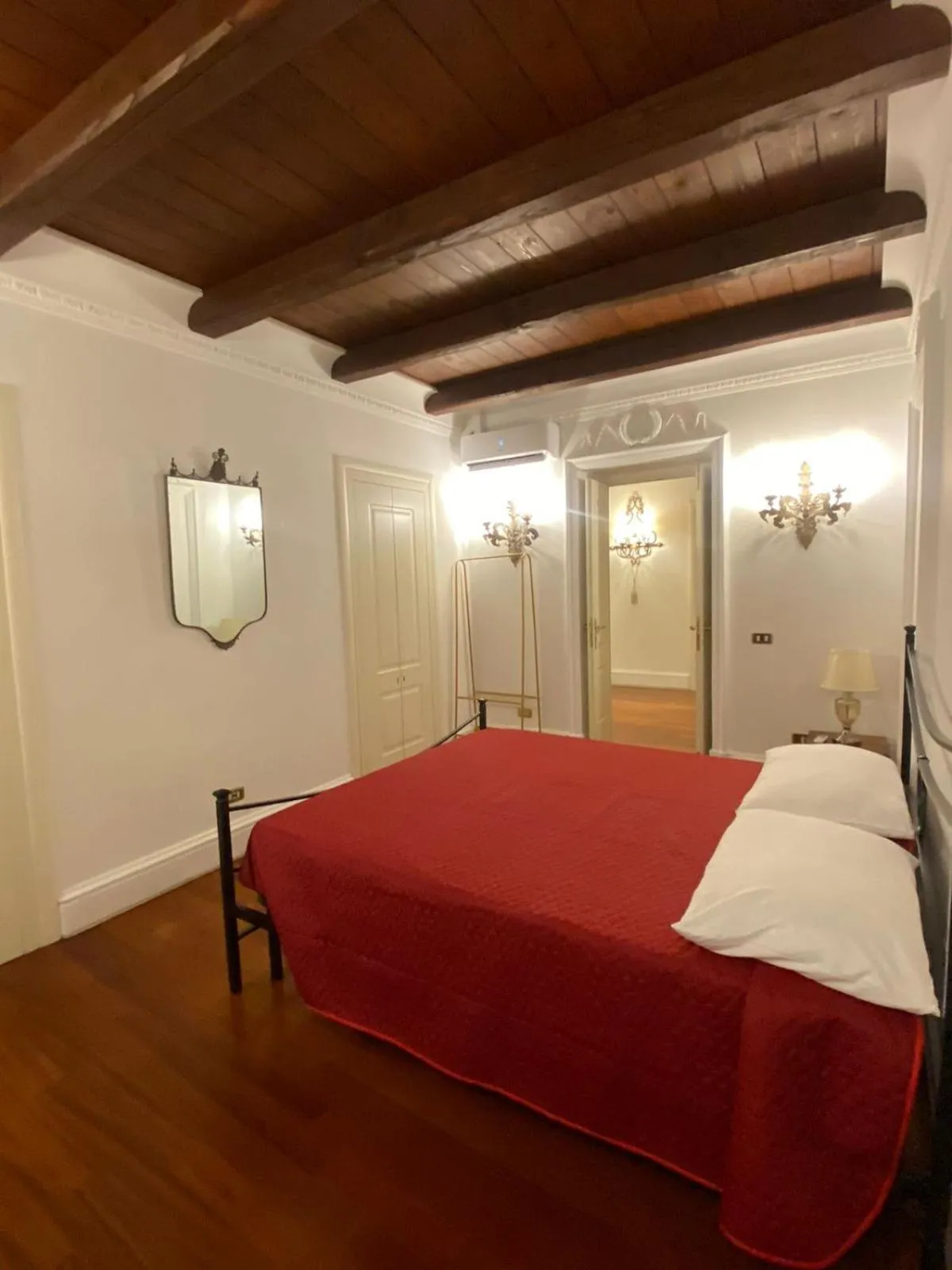 Bed in Magic Door Rome