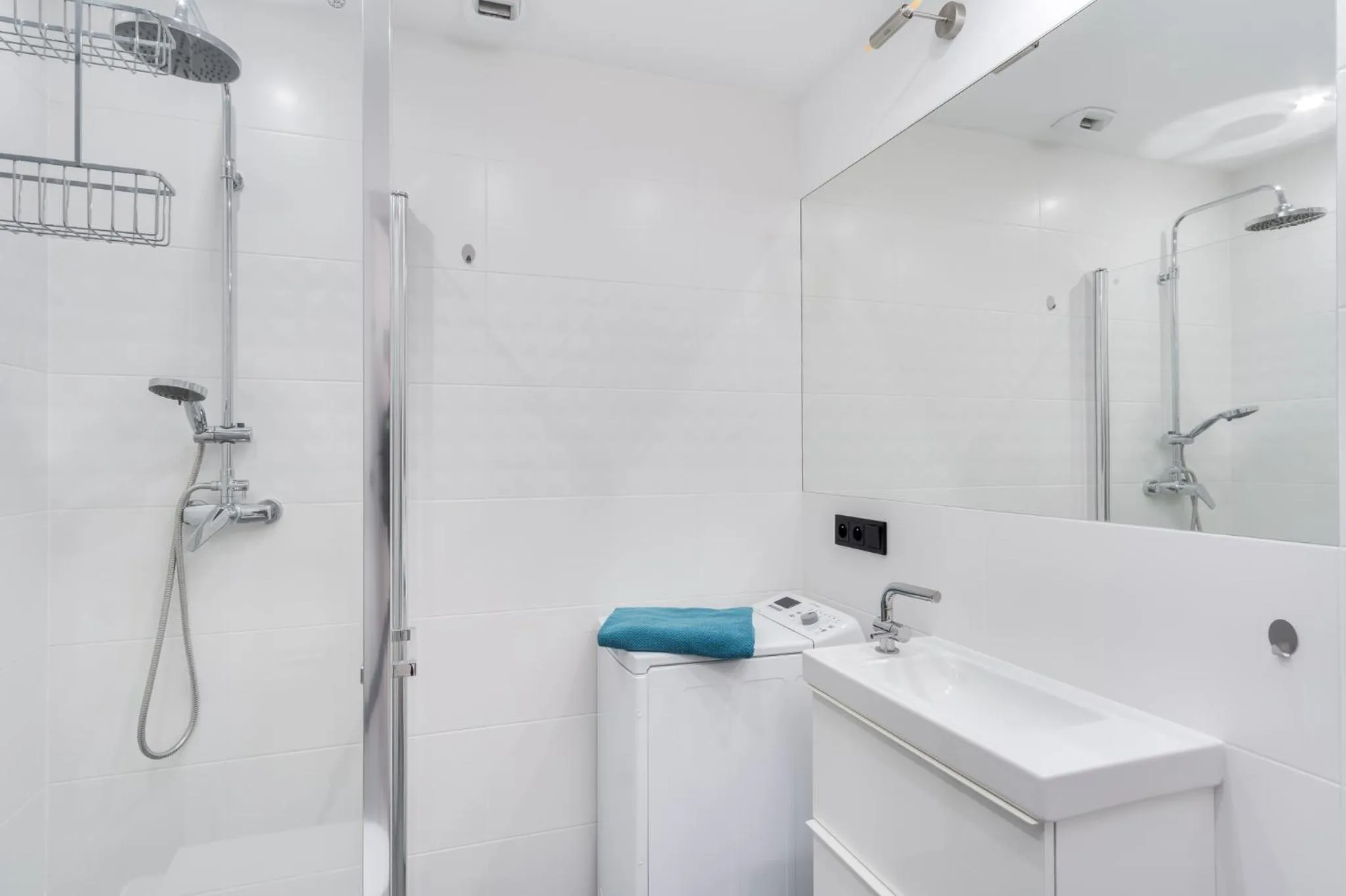 Shower in Elite Apartments SPA Zone