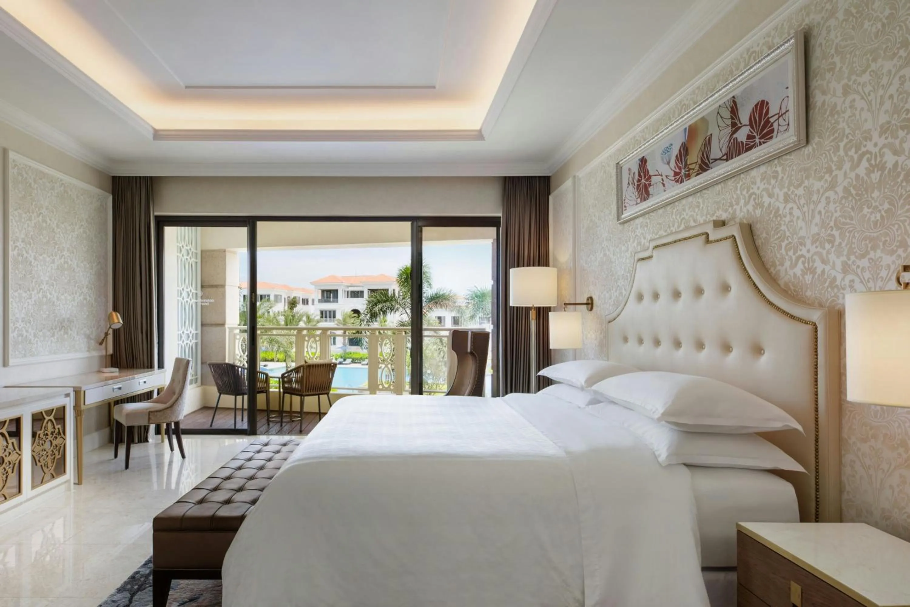 Swimming pool, Bed in Sheraton Grand Danang Beach Resort & Spa