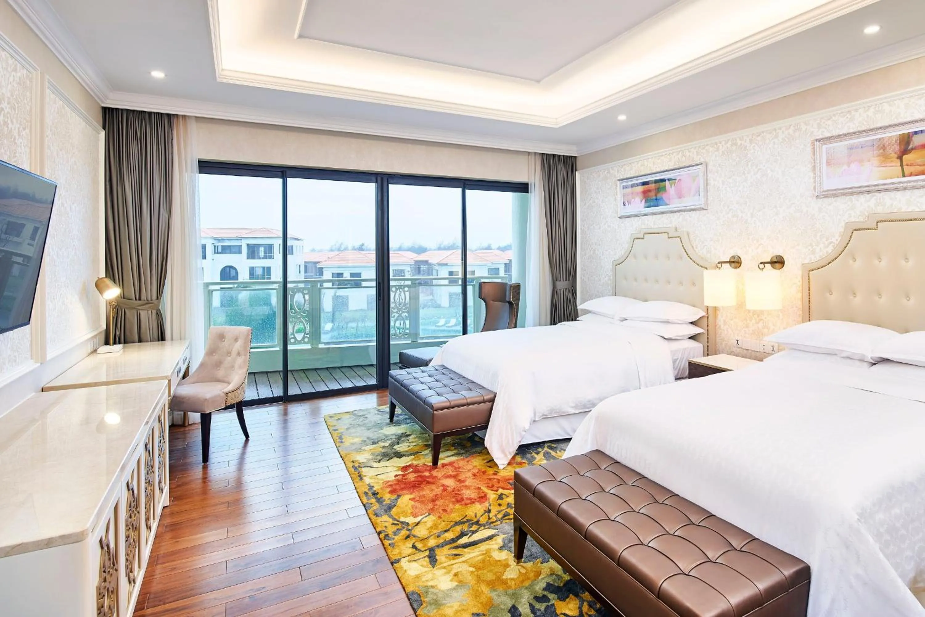 Swimming pool, Bed in Sheraton Grand Danang Beach Resort & Spa