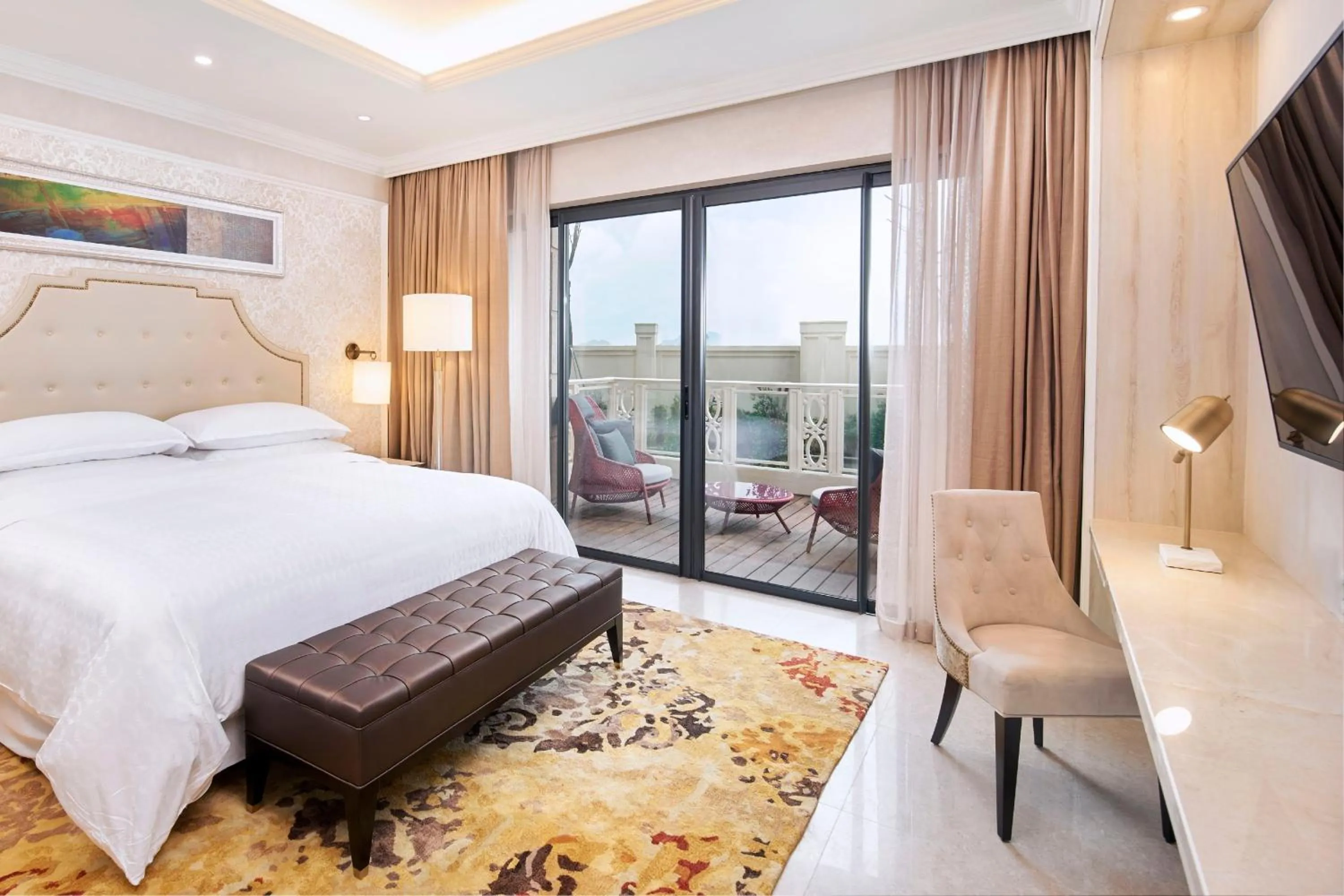 Bedroom, Bed in Sheraton Grand Danang Beach Resort & Spa