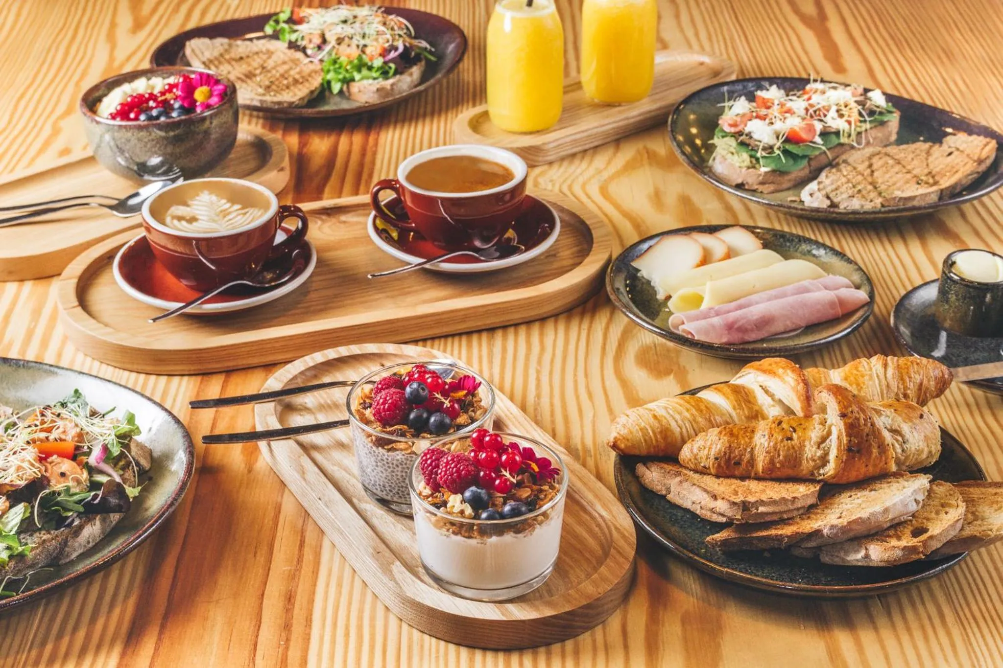 Restaurant/places to eat in 7 Gaia Roaster Apartments