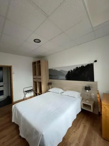 Bed in Hôtel Le National