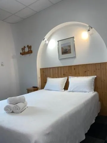 Bed in Hôtel Le National