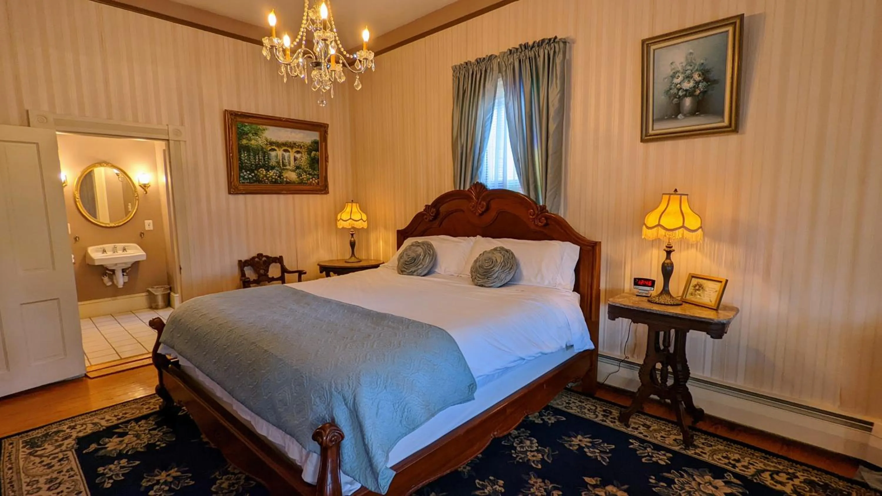 Bed in Garden and Sea Inn