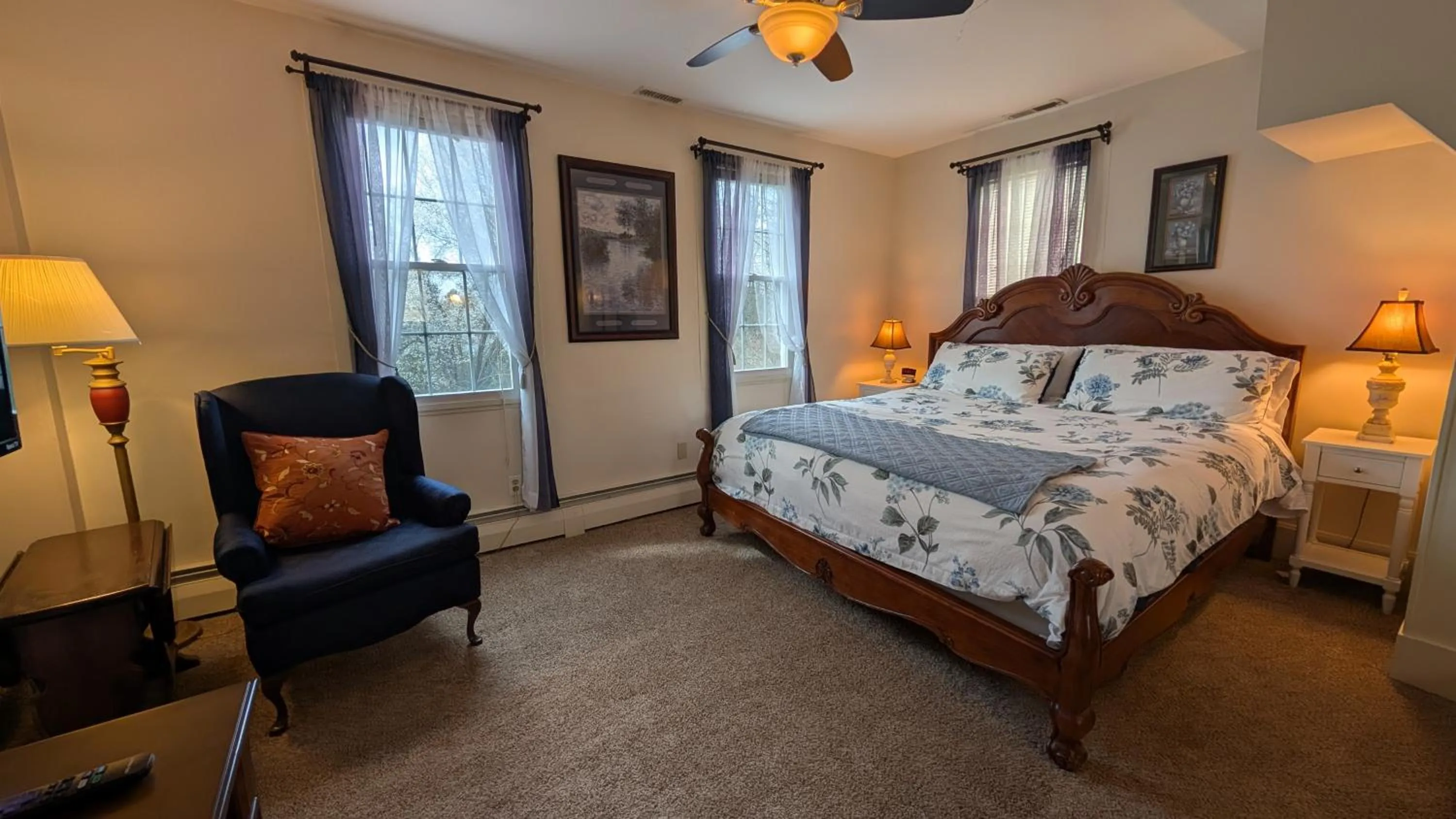 Bed in Garden and Sea Inn