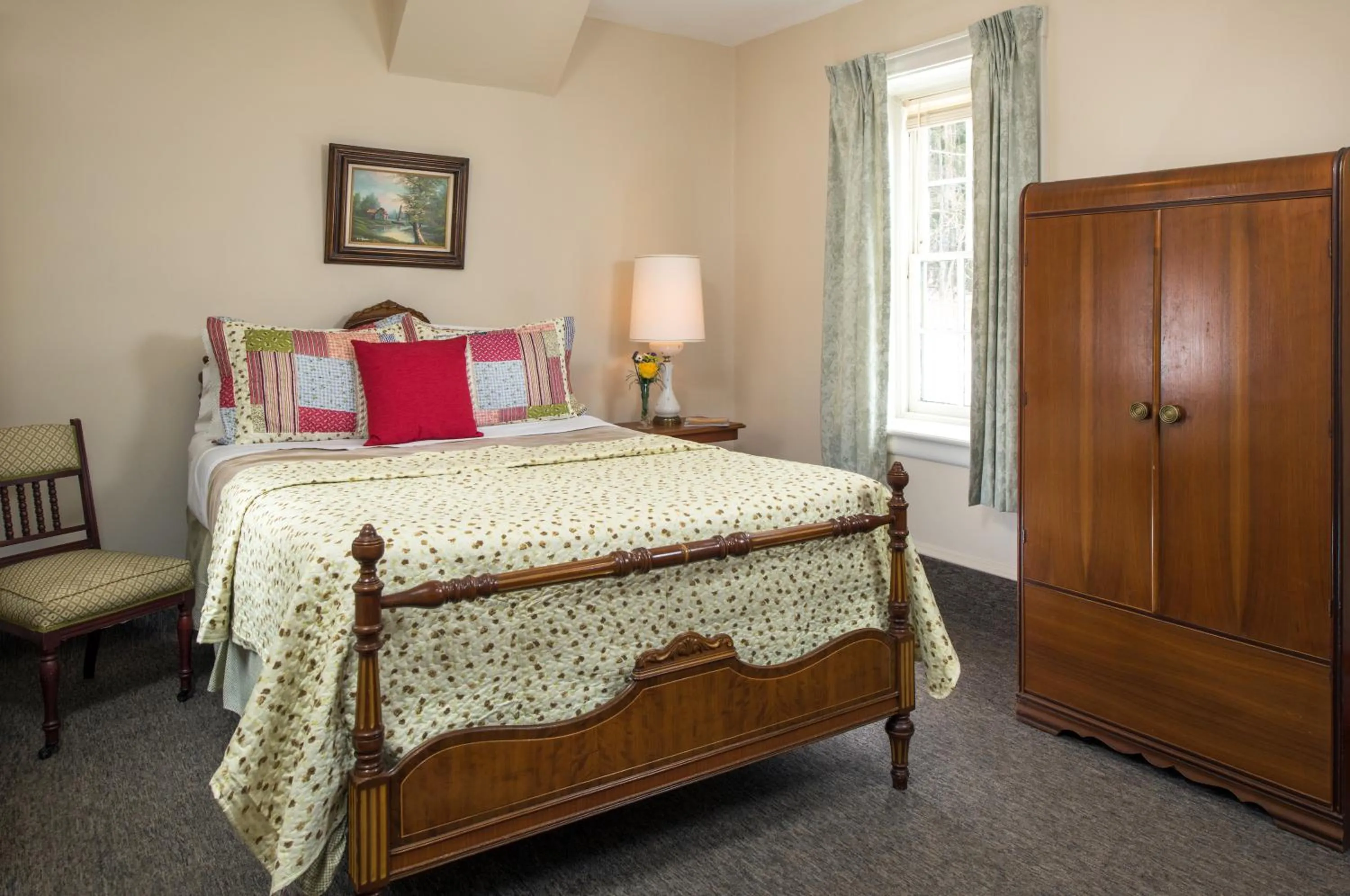 Bedroom, Bed in Idlwilde Inn