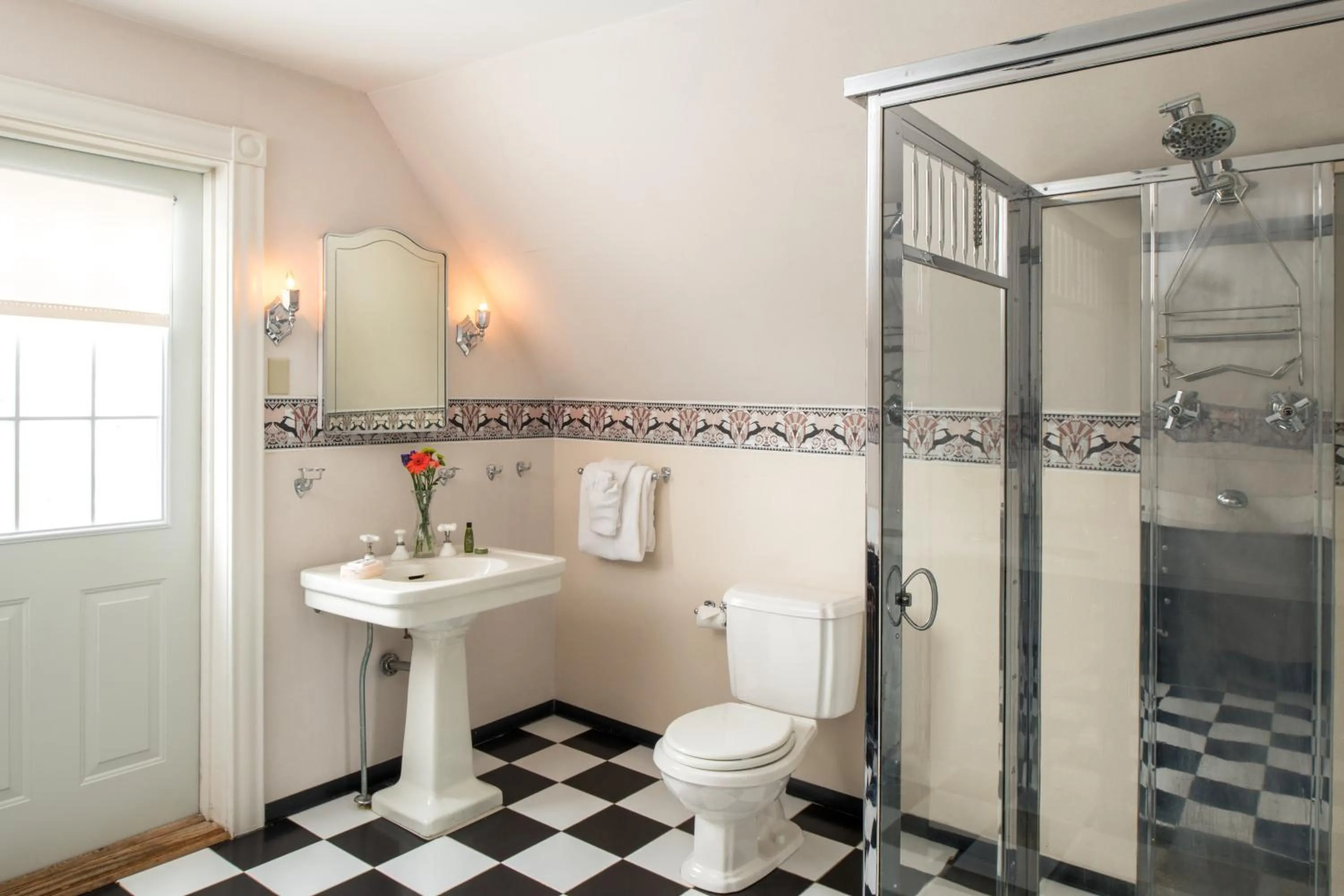 Bathroom in Idlwilde Inn