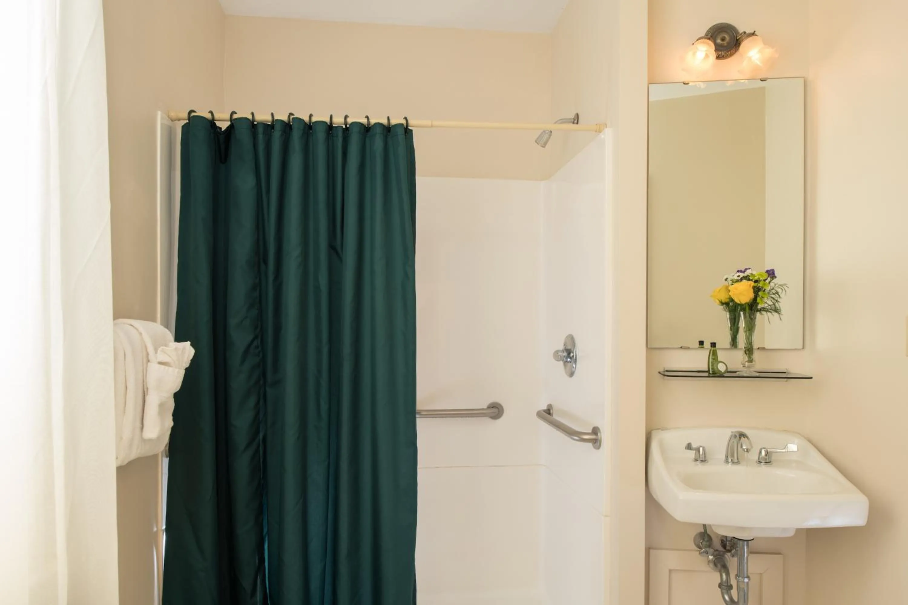Bathroom in Idlwilde Inn