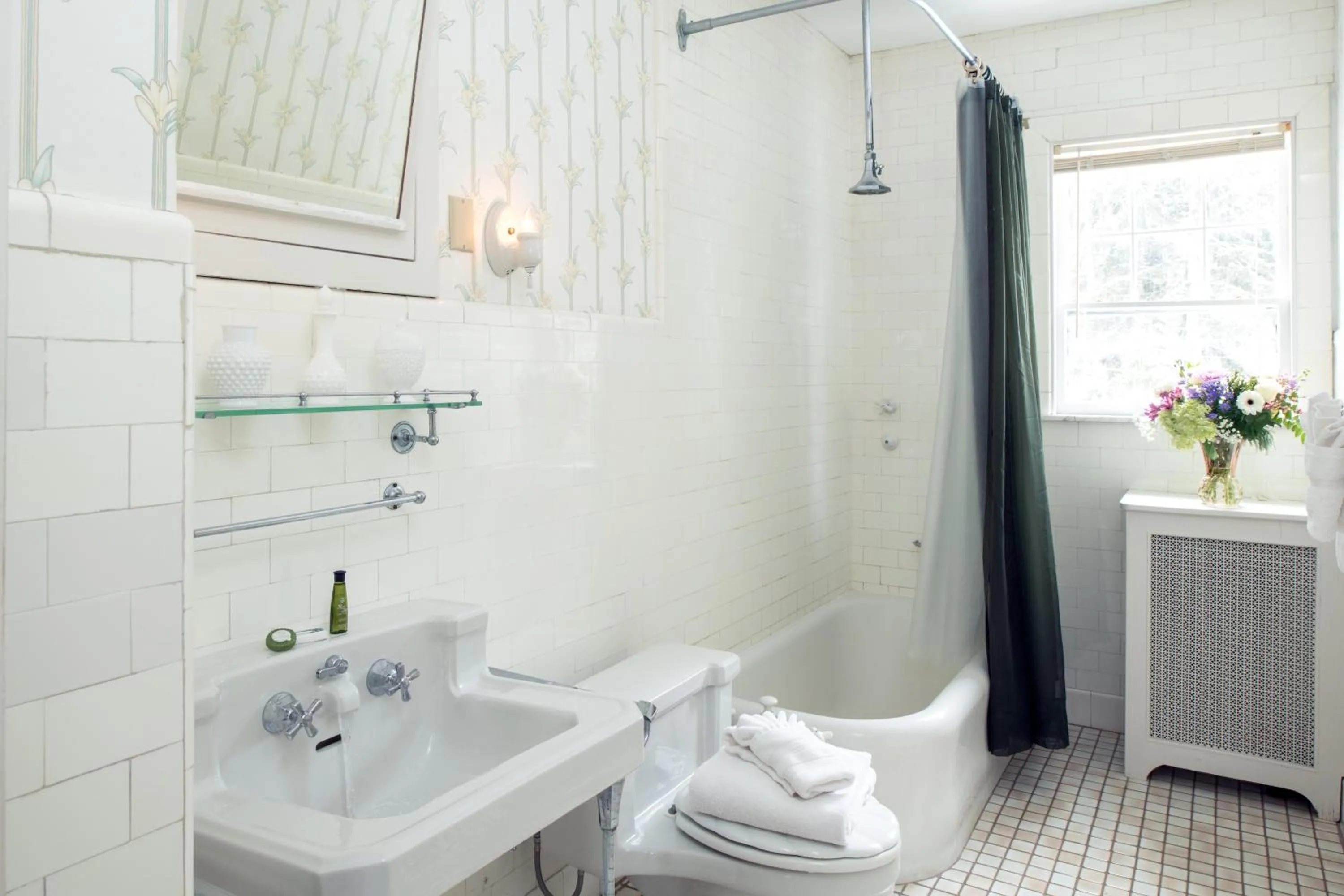 Bathroom in Idlwilde Inn