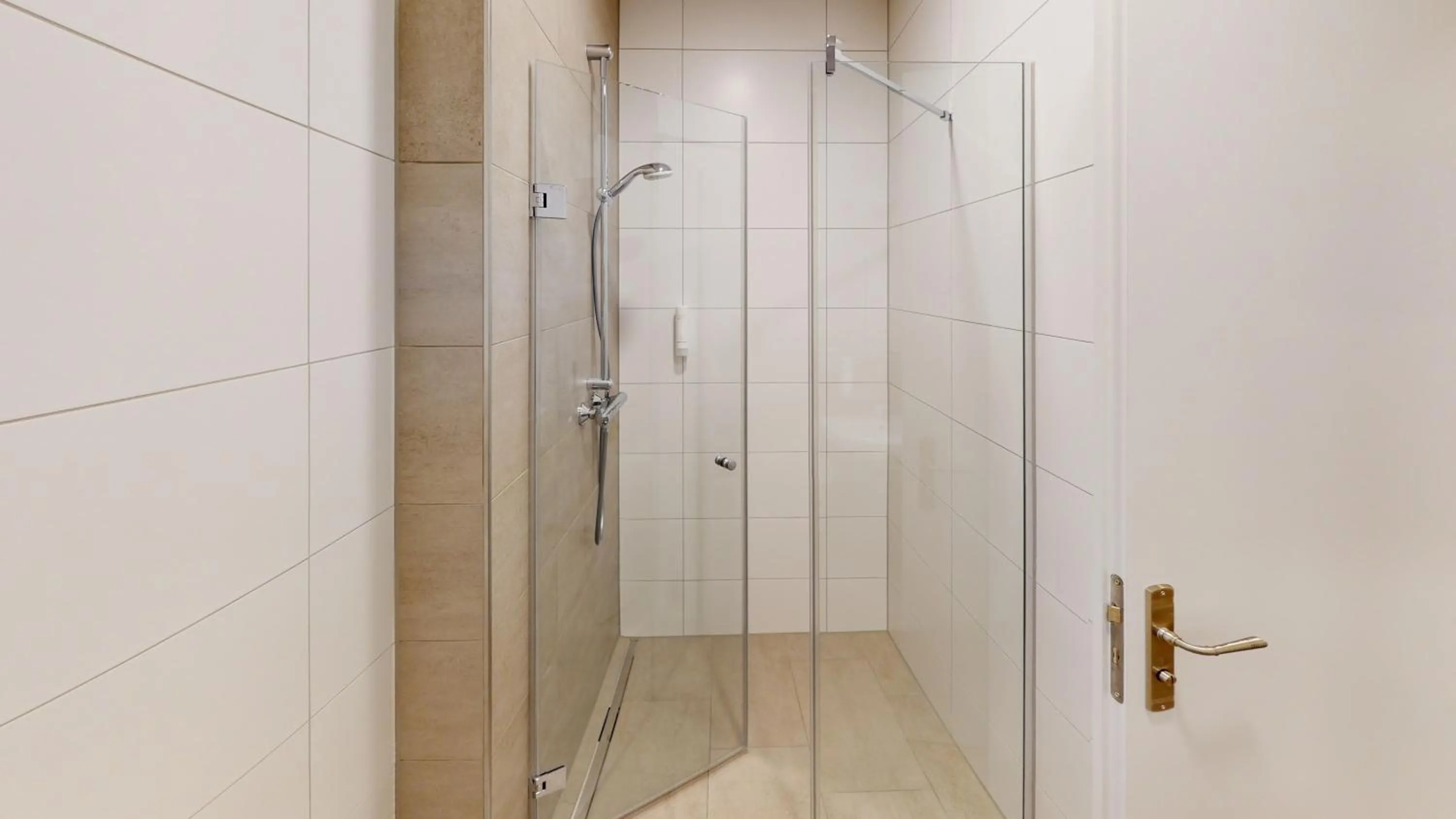 Shower in Hotel Wardenburger Hof