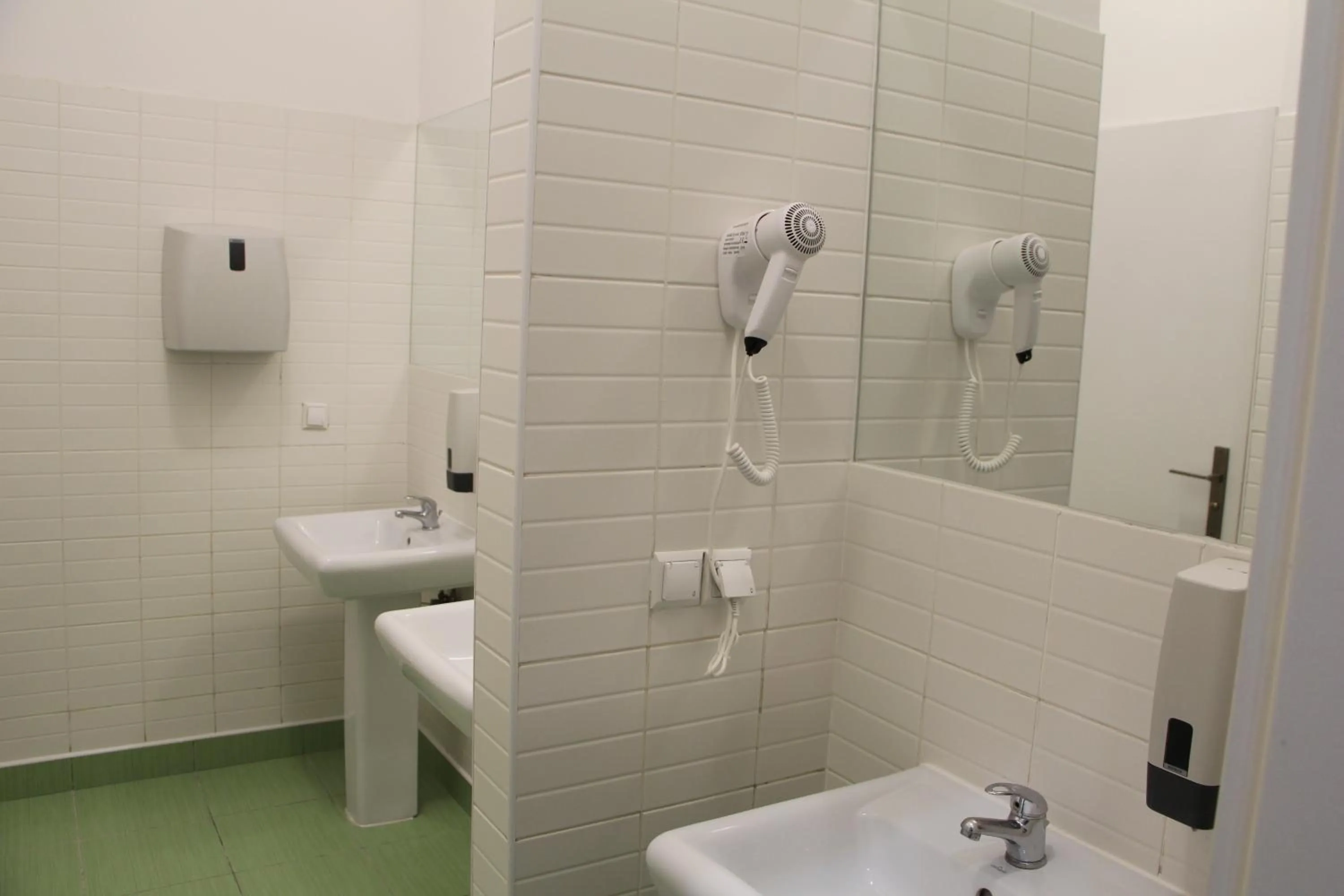 Bathroom in Lorf Hostel&Coffee