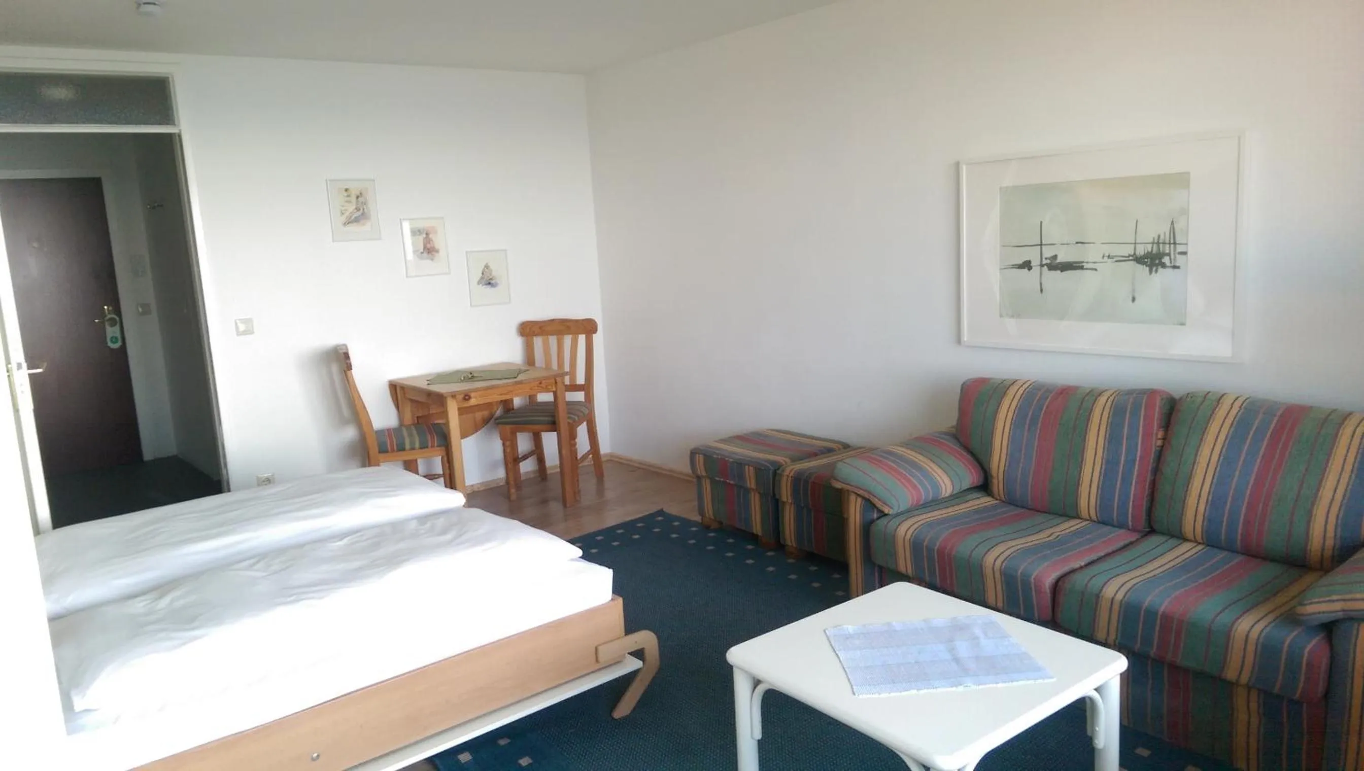 Photo of the whole room, Bed in Top Appartements Roth am Strande