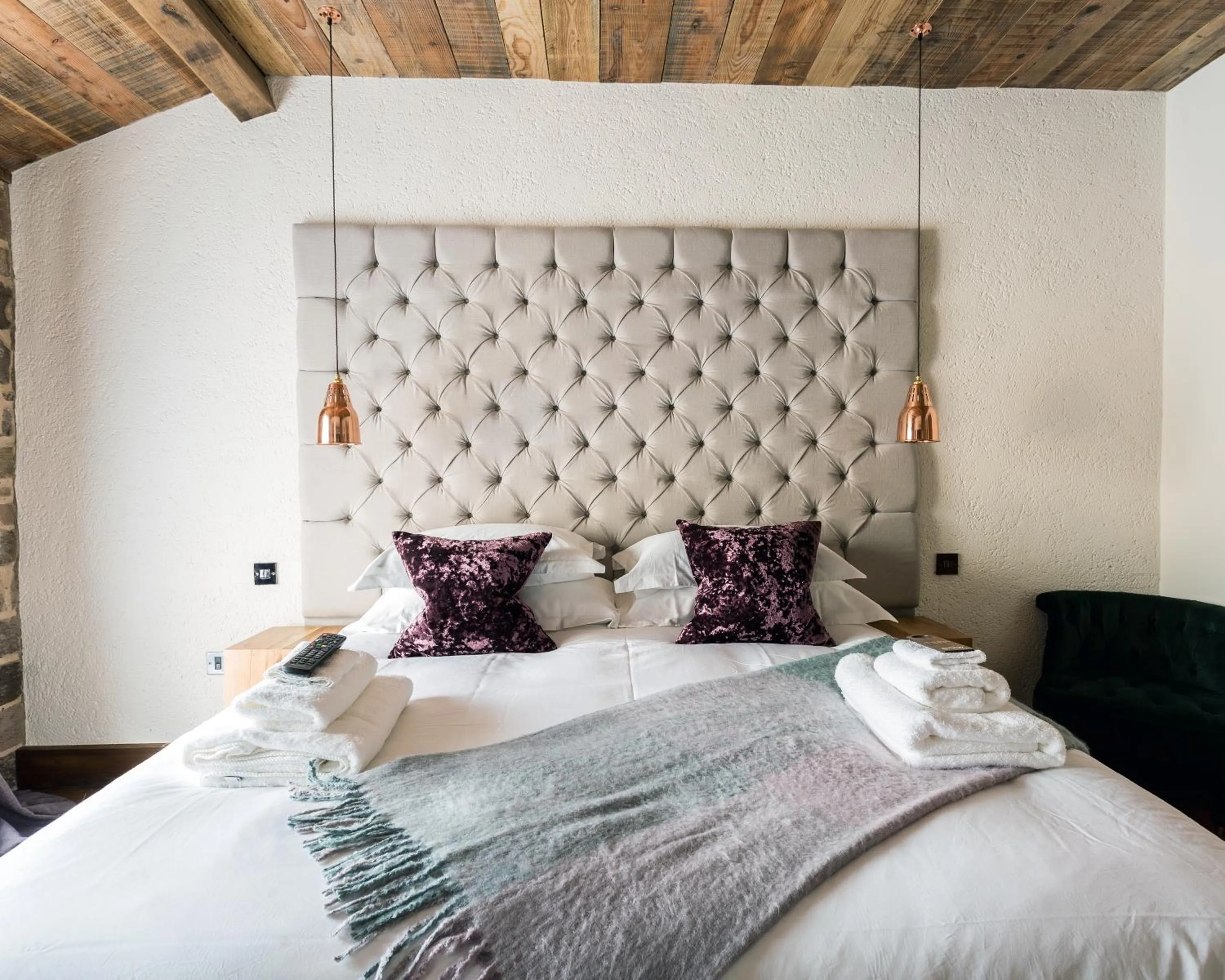 Bed in The Cow Dalbury